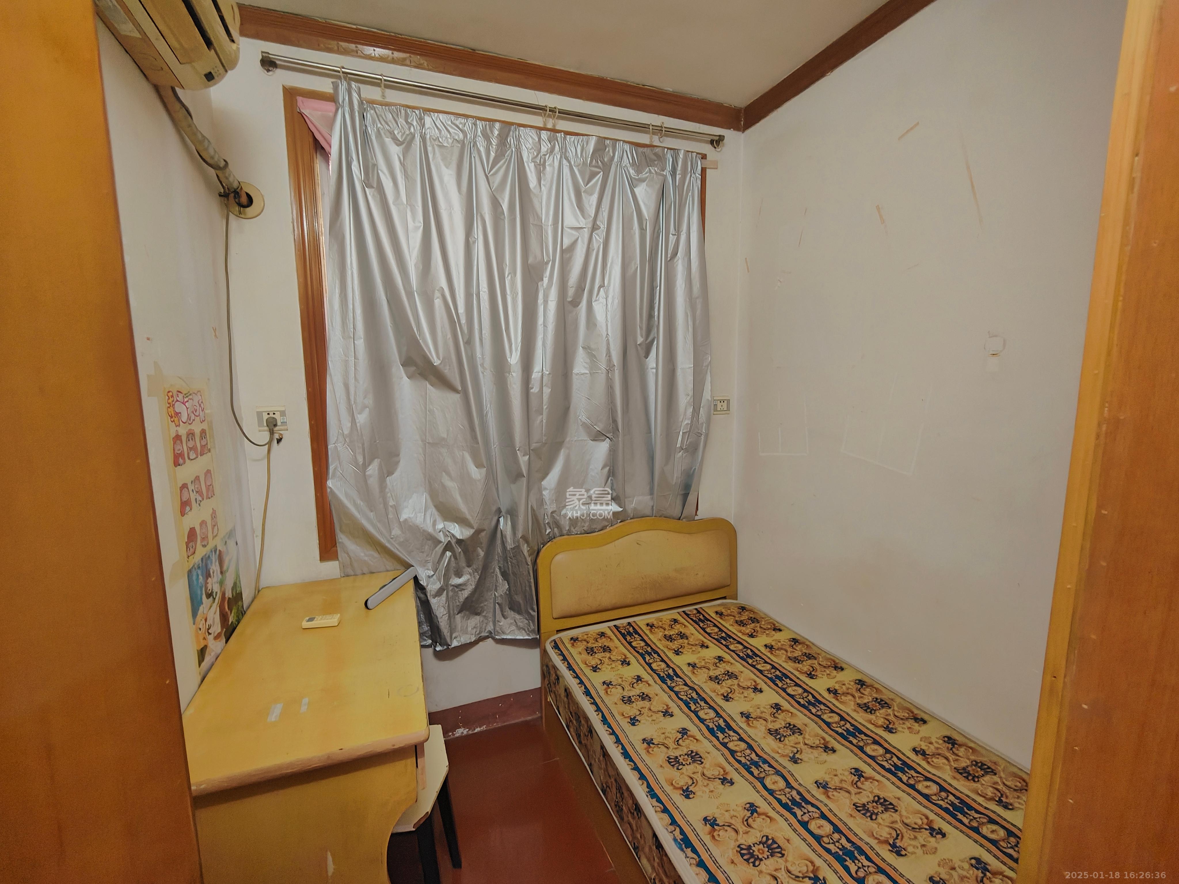 红旗社区  3室1厅1卫   1700.00元/月室内图