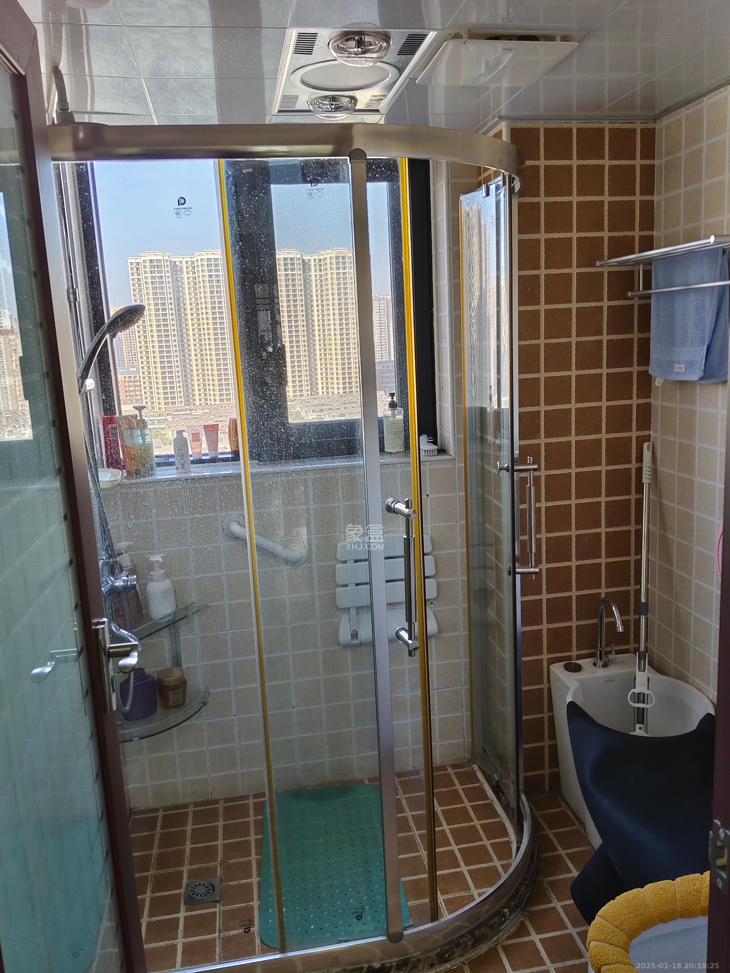 天城湖光山色 1室1厅1卫 1500.0元/月 天城湖光山色 1室1厅1卫 1500.0元/月室内图