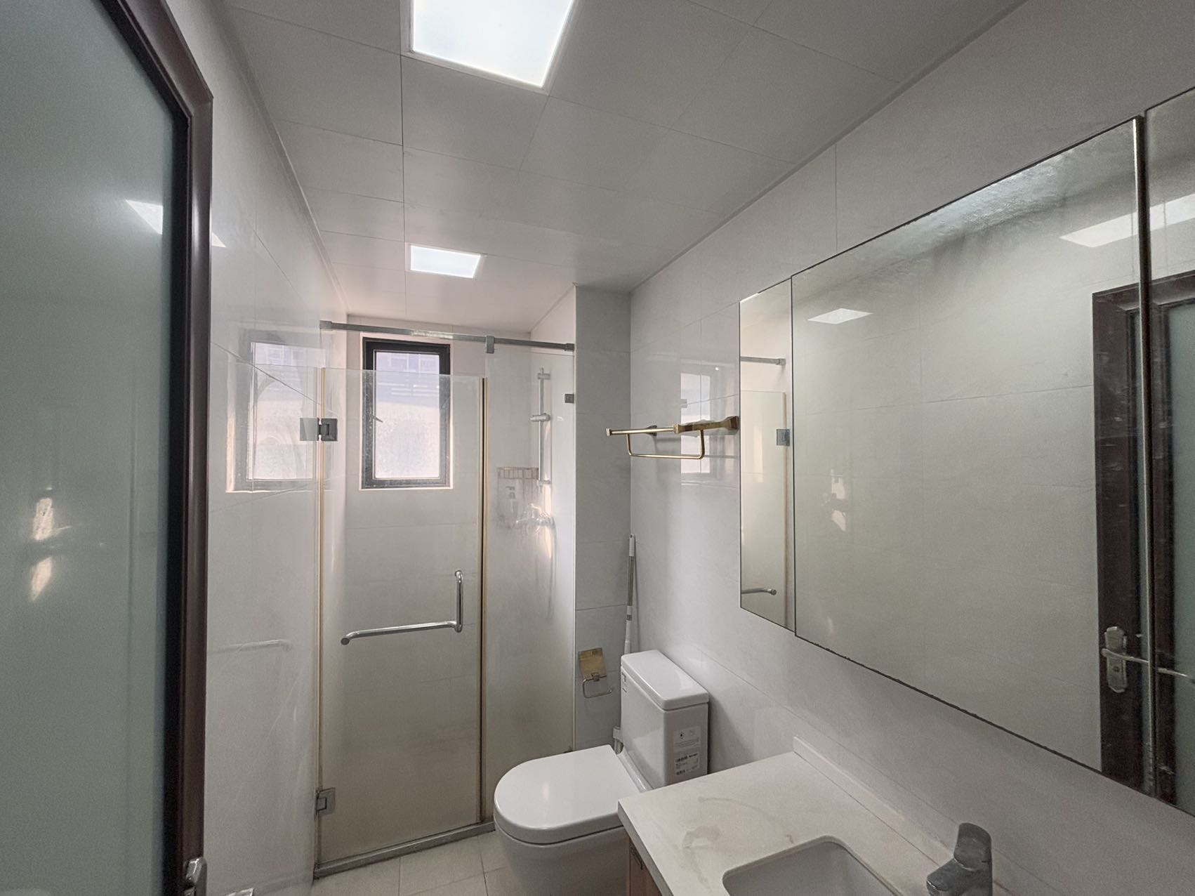 星华海岸城二期  3室2厅2卫    179.0万 星华海岸城二期  3室2厅2卫    179.0万室内图