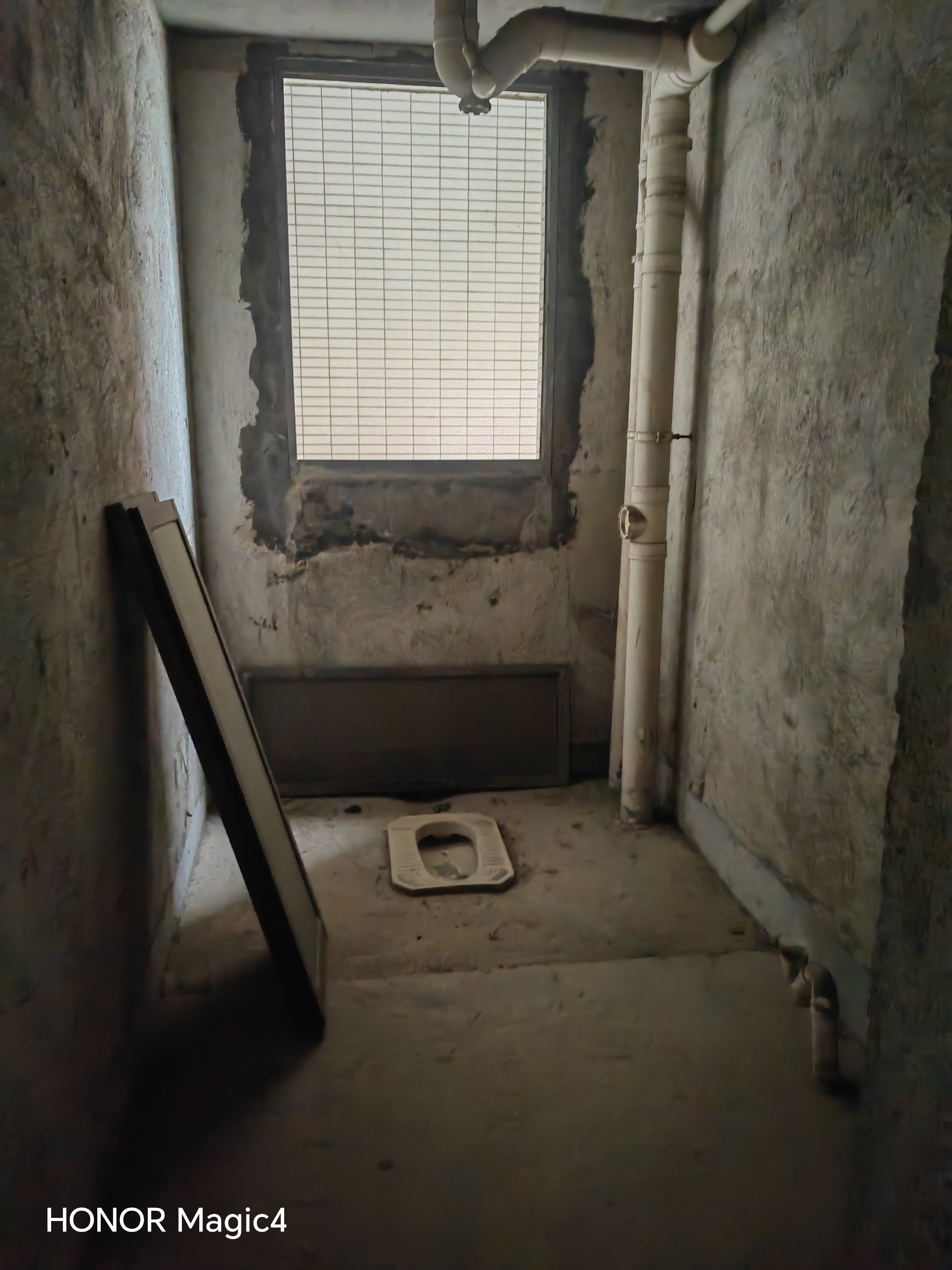 弘星大厦  4室2厅2卫    70.0万客厅