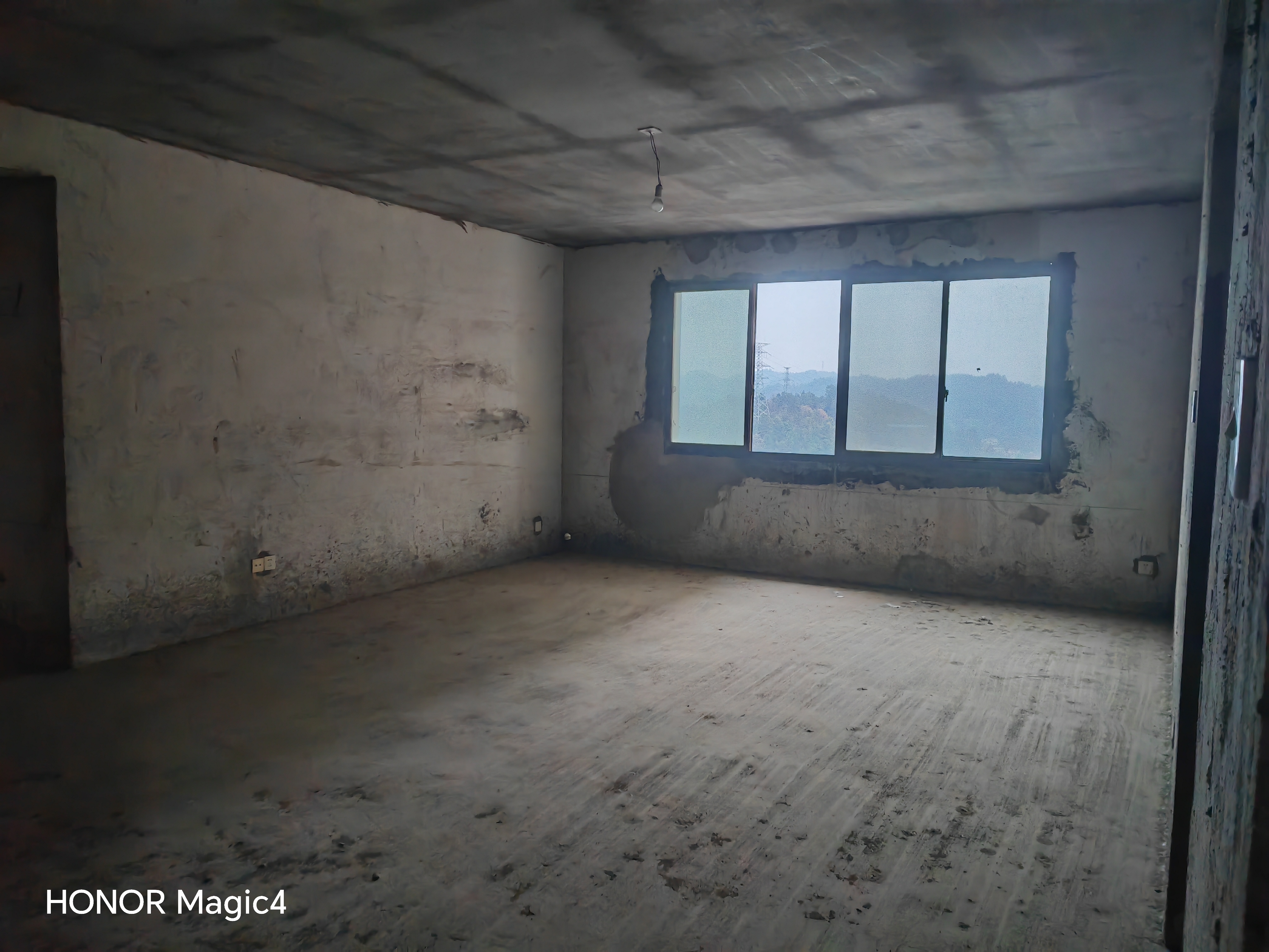 弘星大厦  4室2厅2卫    70.0万 弘星大厦  4室2厅2卫    70.0万客厅