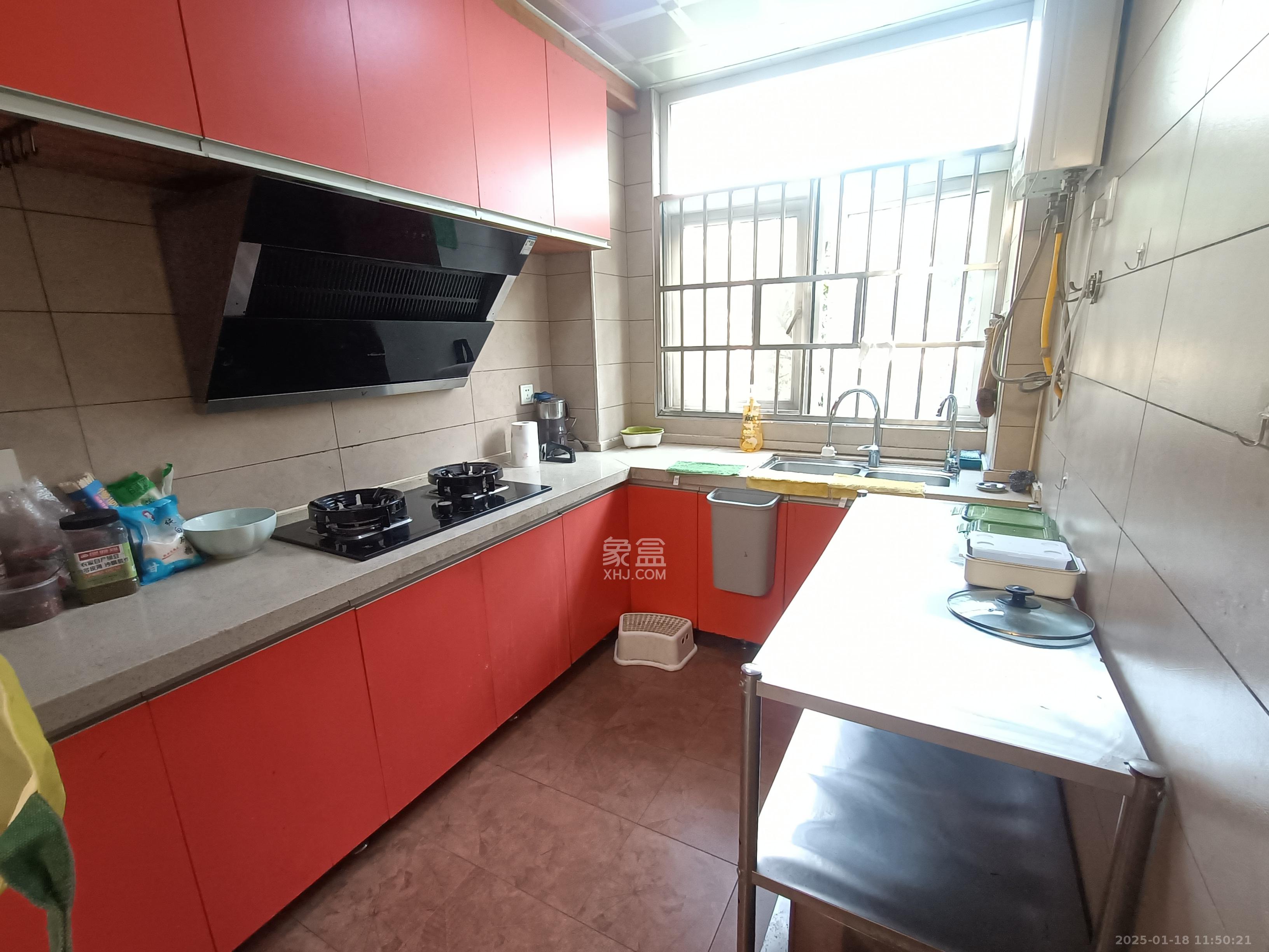 郡原居里 2室2厅1卫 1800.0元/月 郡原居里 2室2厅1卫 1800.0元/月室内图