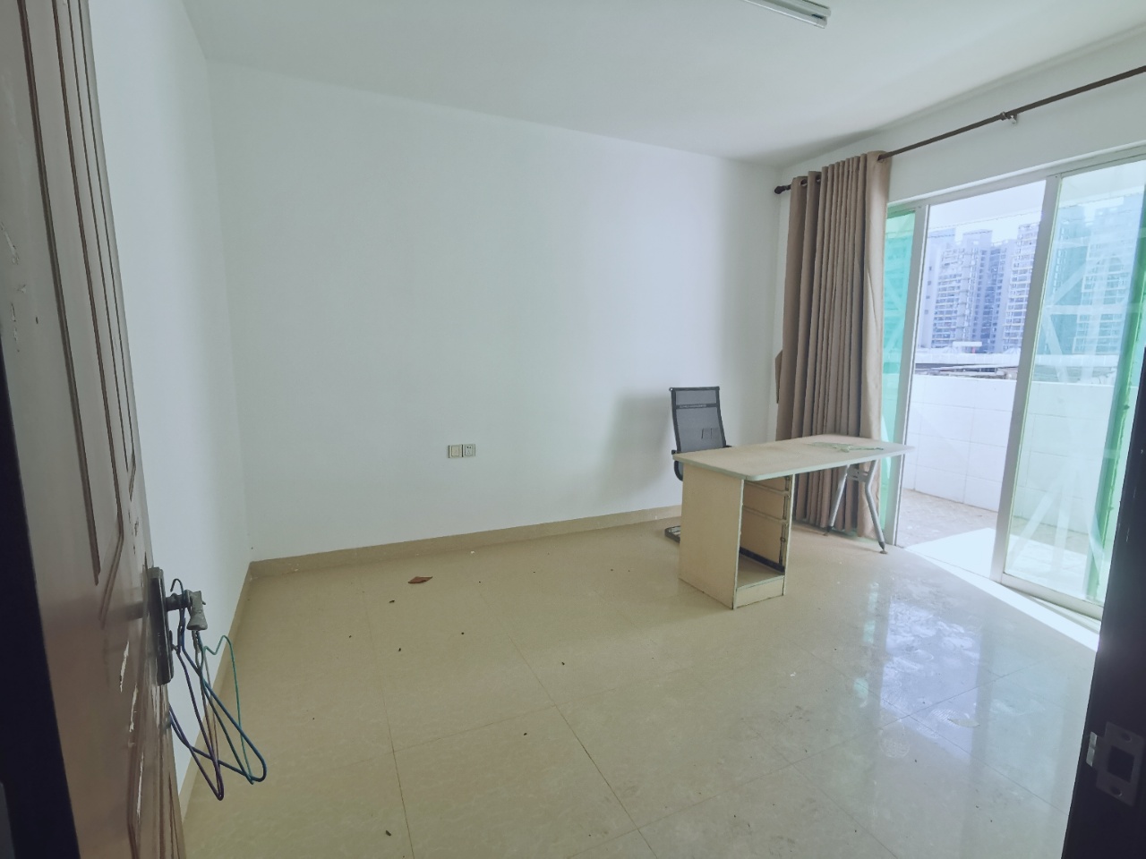 富豪大厦(富豪花园) 2室2厅1卫 98.0万 富豪大厦(富豪花园) 2室2厅1卫 98.0万客厅