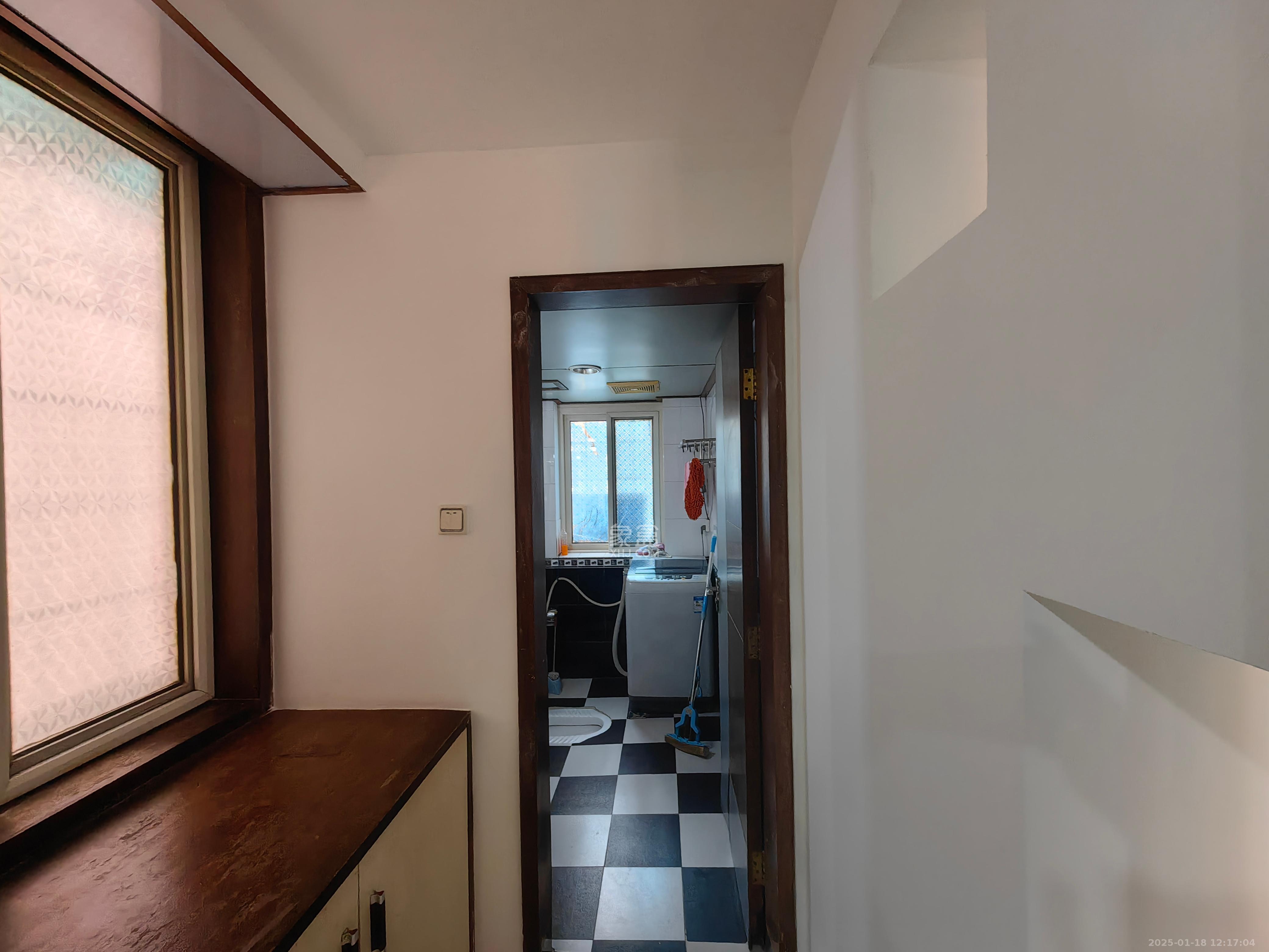 鑫天花园 4室2厅3卫 2400.0元/月 鑫天花园 4室2厅3卫 2400.0元/月室内图