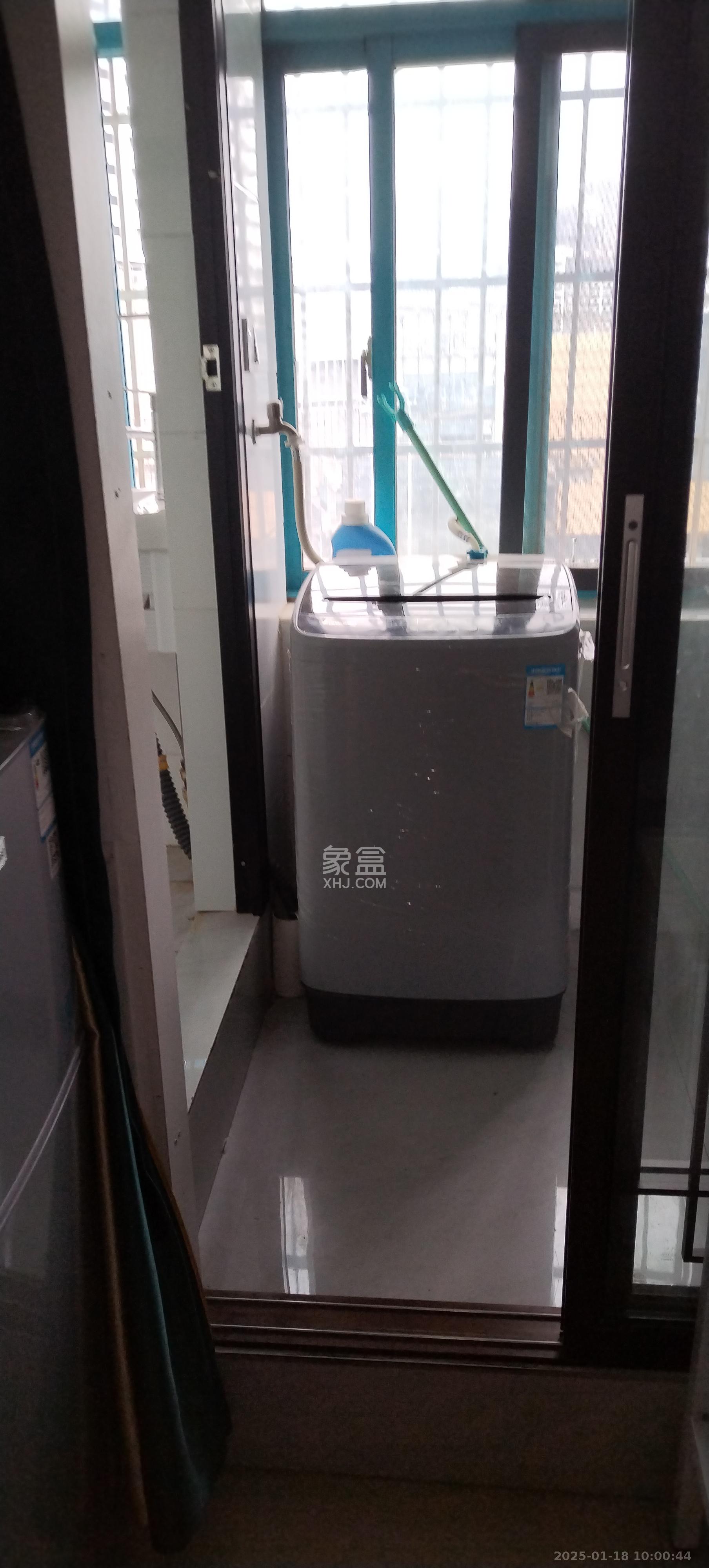 红星商务楼(红星蔬菜批发大市场) 1室1厅1卫 950.0元/月 红星商务楼(红星蔬菜批发大市场) 1室1厅1卫 950.0元/月室内图