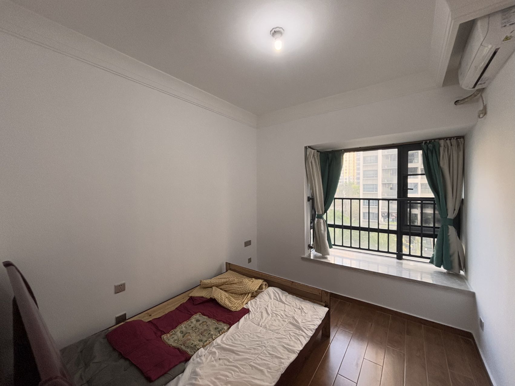 星华海岸城二期  3室2厅2卫    179.0万 星华海岸城二期  3室2厅2卫    179.0万室内图