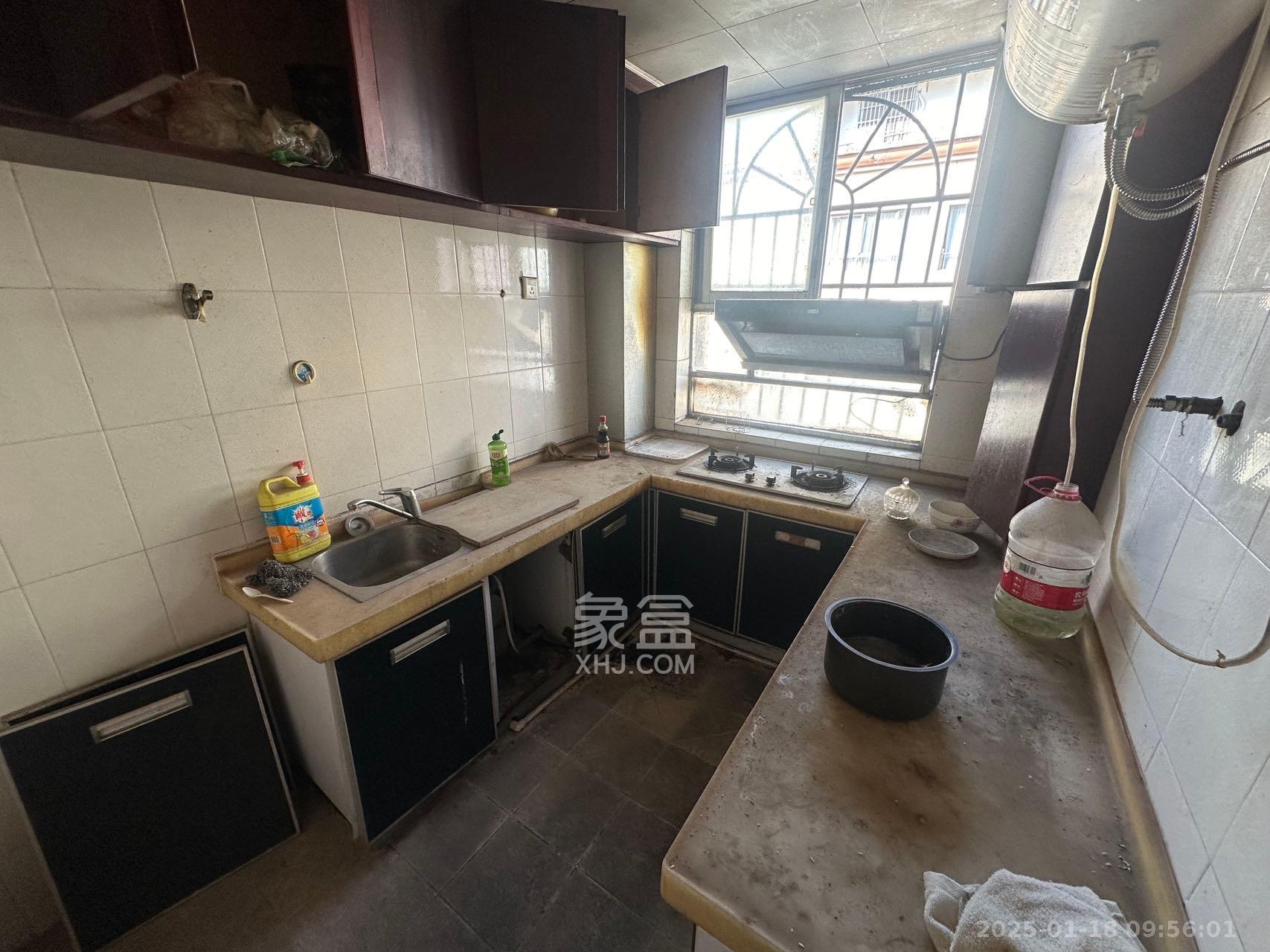 雄海花园 3室2厅2卫 2100.0元/月 雄海花园 3室2厅2卫 2100.0元/月室内图