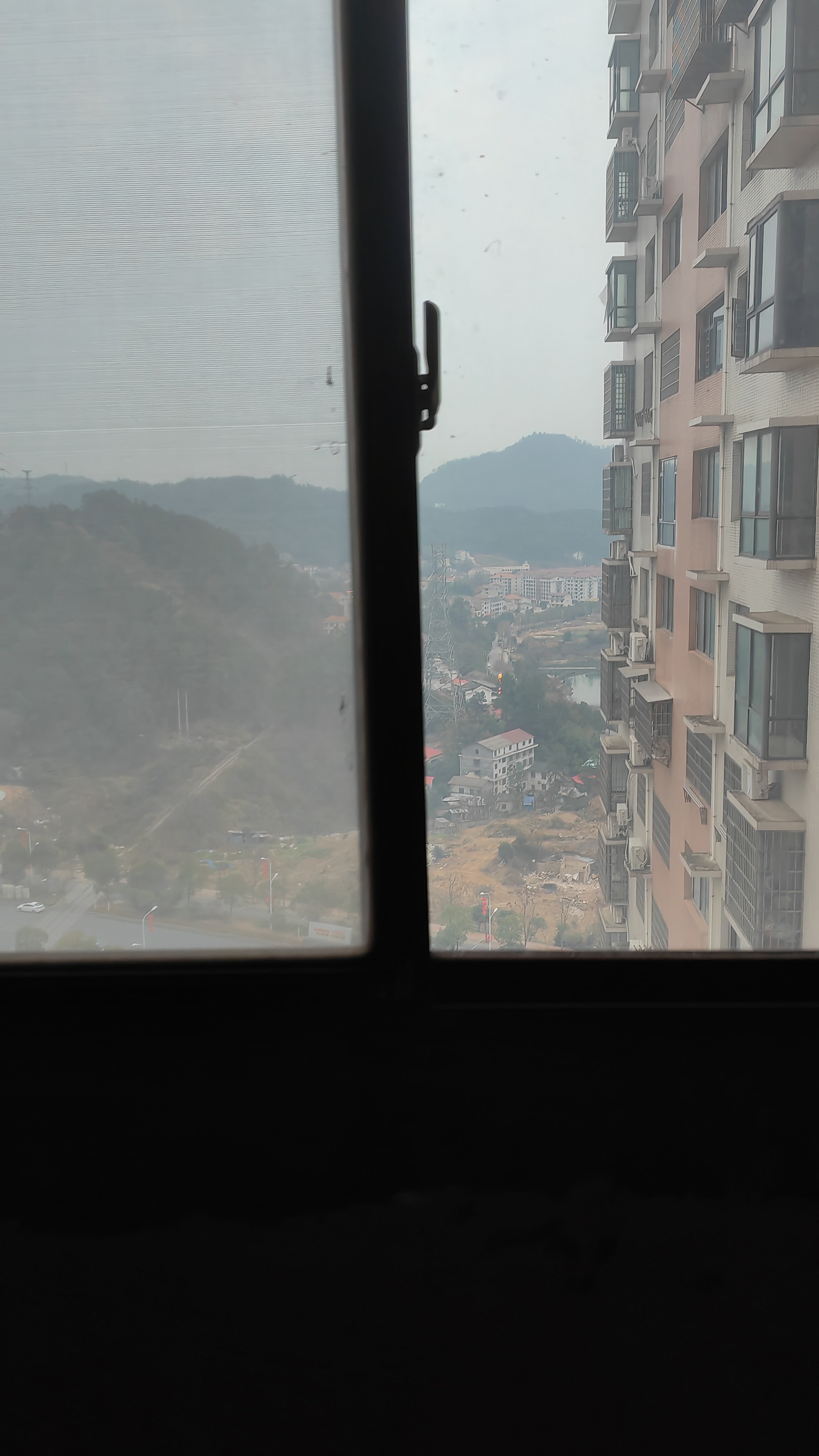 弘星大厦  4室2厅2卫    70.0万客厅