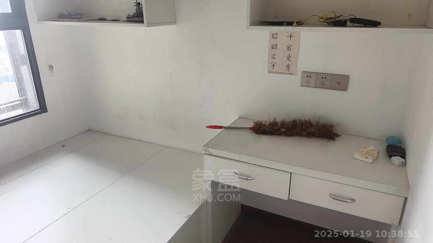 金轮翡翠名园 3室2厅1卫 2500.0元/月 金轮翡翠名园 3室2厅1卫 2500.0元/月室内图