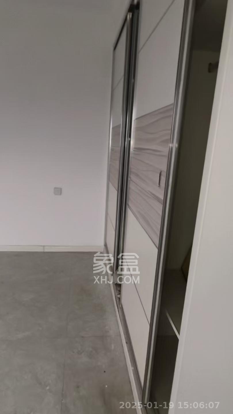 生活艺术城  2室1厅1卫    1900.0元/月 生活艺术城  2室1厅1卫    1900.0元/月