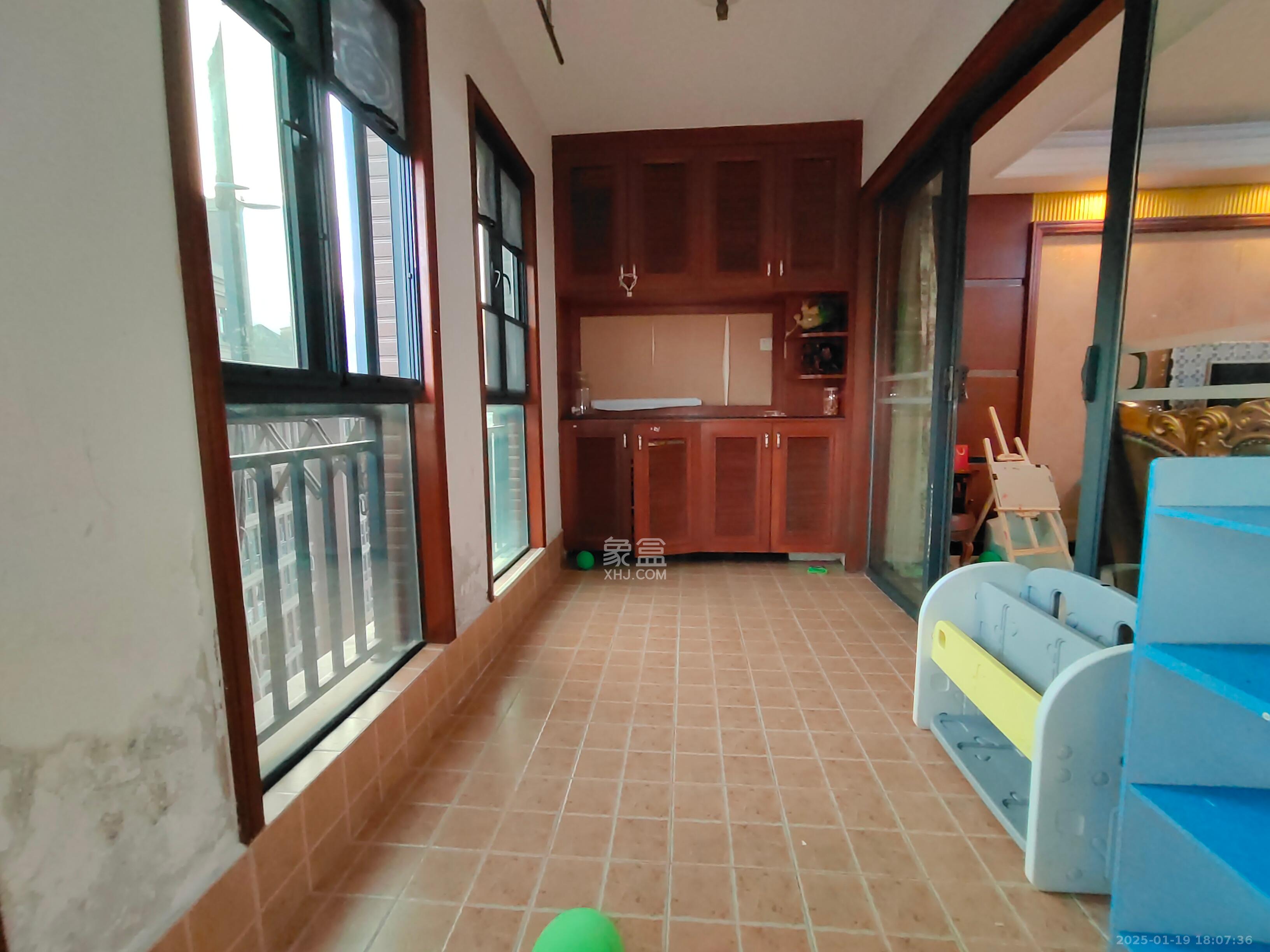 中隆国际御玺 4室2厅3卫 6200.0元/月 中隆国际御玺 4室2厅3卫 6200.0元/月室内图