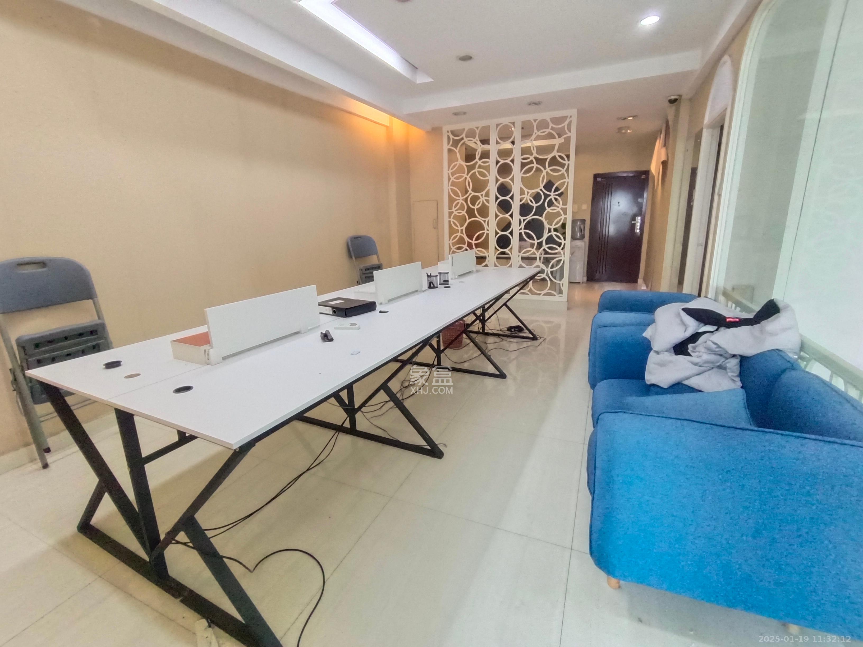 融圣国际 1室1厅1卫 1400.0元/月 融圣国际 1室1厅1卫 1400.0元/月室内图