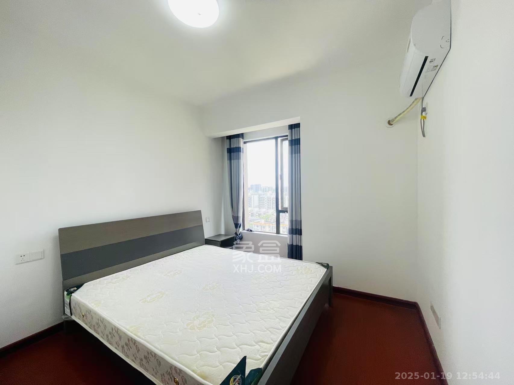 上园商住小区  3室2厅2卫   3300.00元/月室内图