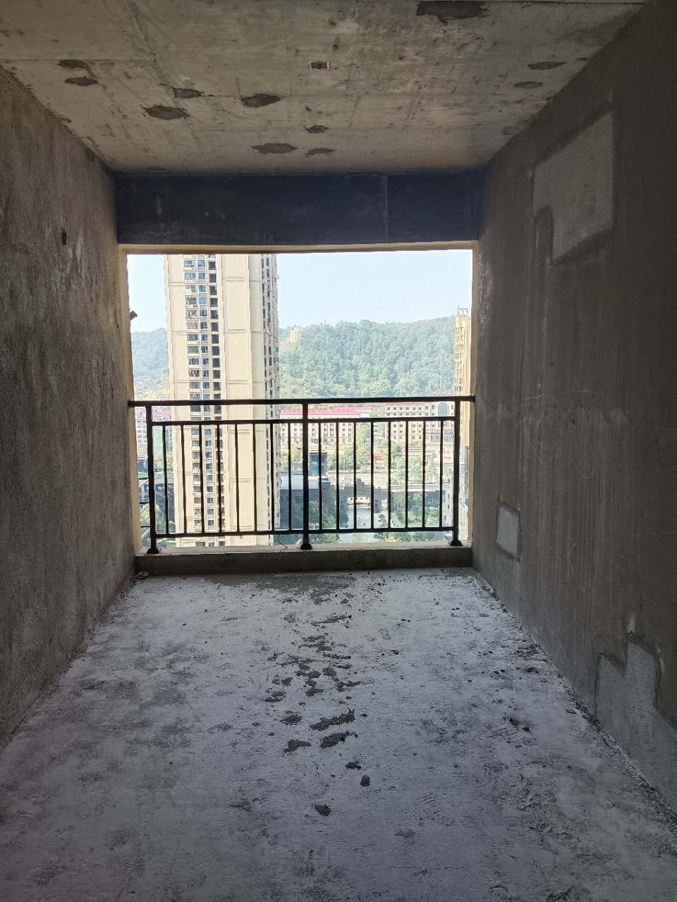 悦江山 3室2厅2卫 75.8万 悦江山 3室2厅2卫 75.8万客厅