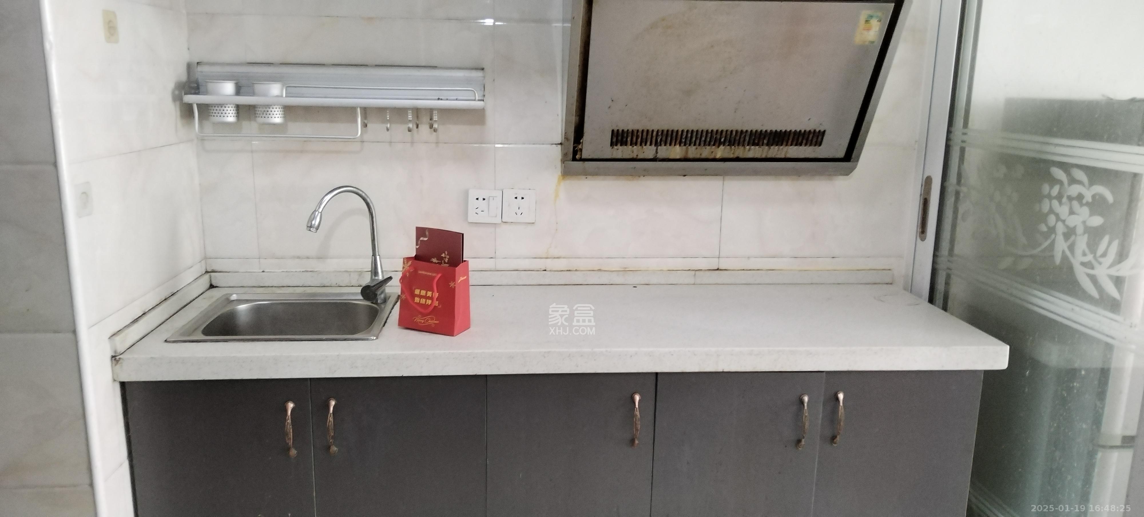 融科东南海  1室0厅1卫    1200.0元/月