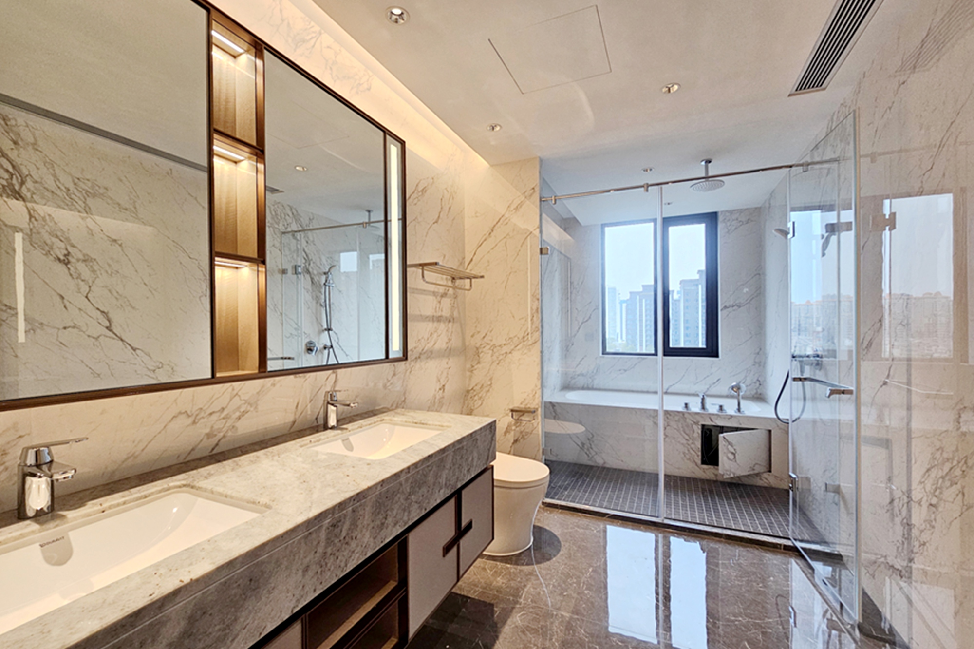 运达滨河广场 5室2厅3卫 698.0万 运达滨河广场 5室2厅3卫 698.0万卫生间