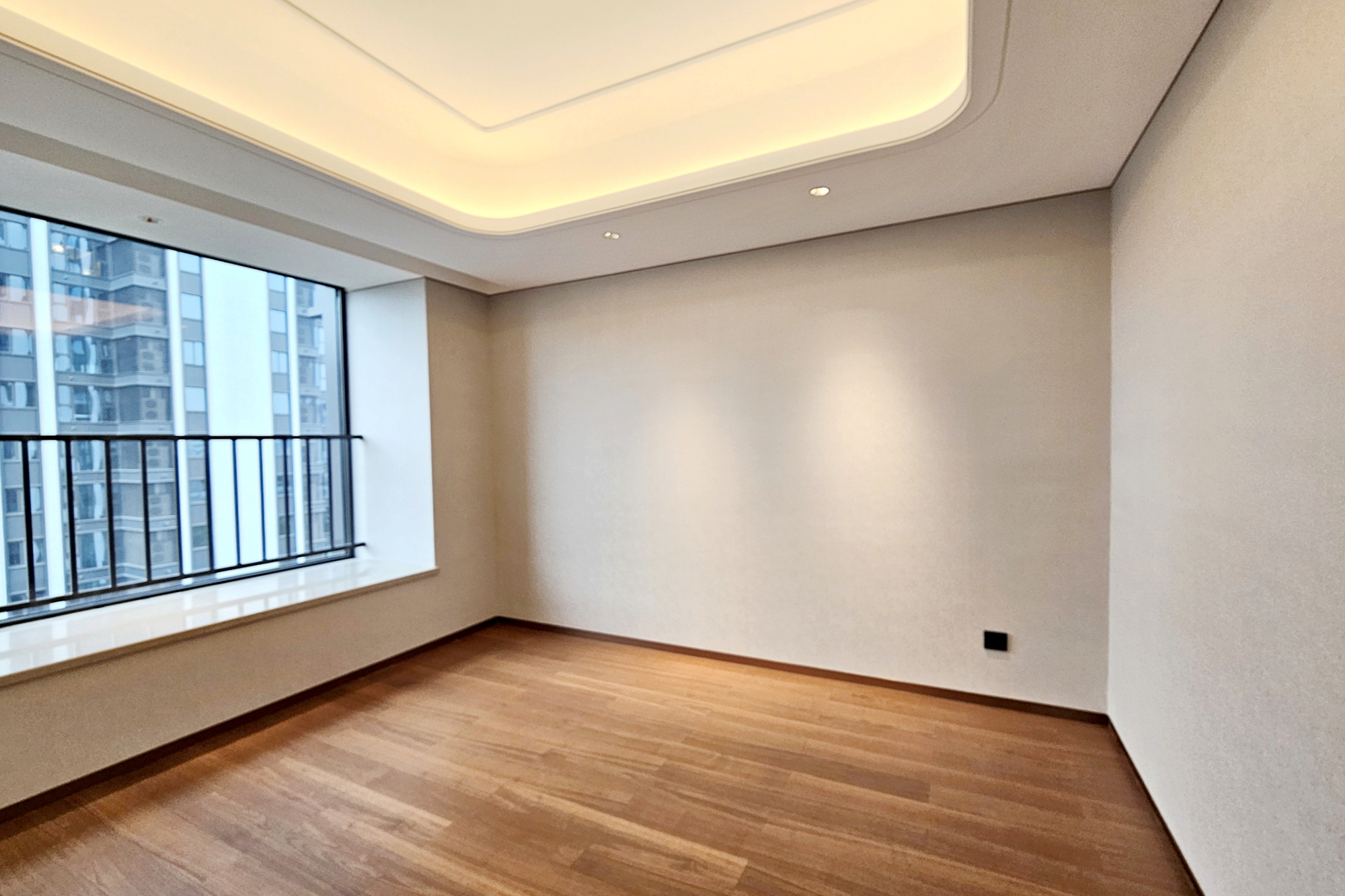 运达滨河广场 5室2厅3卫 698.0万 运达滨河广场 5室2厅3卫 698.0万卧室