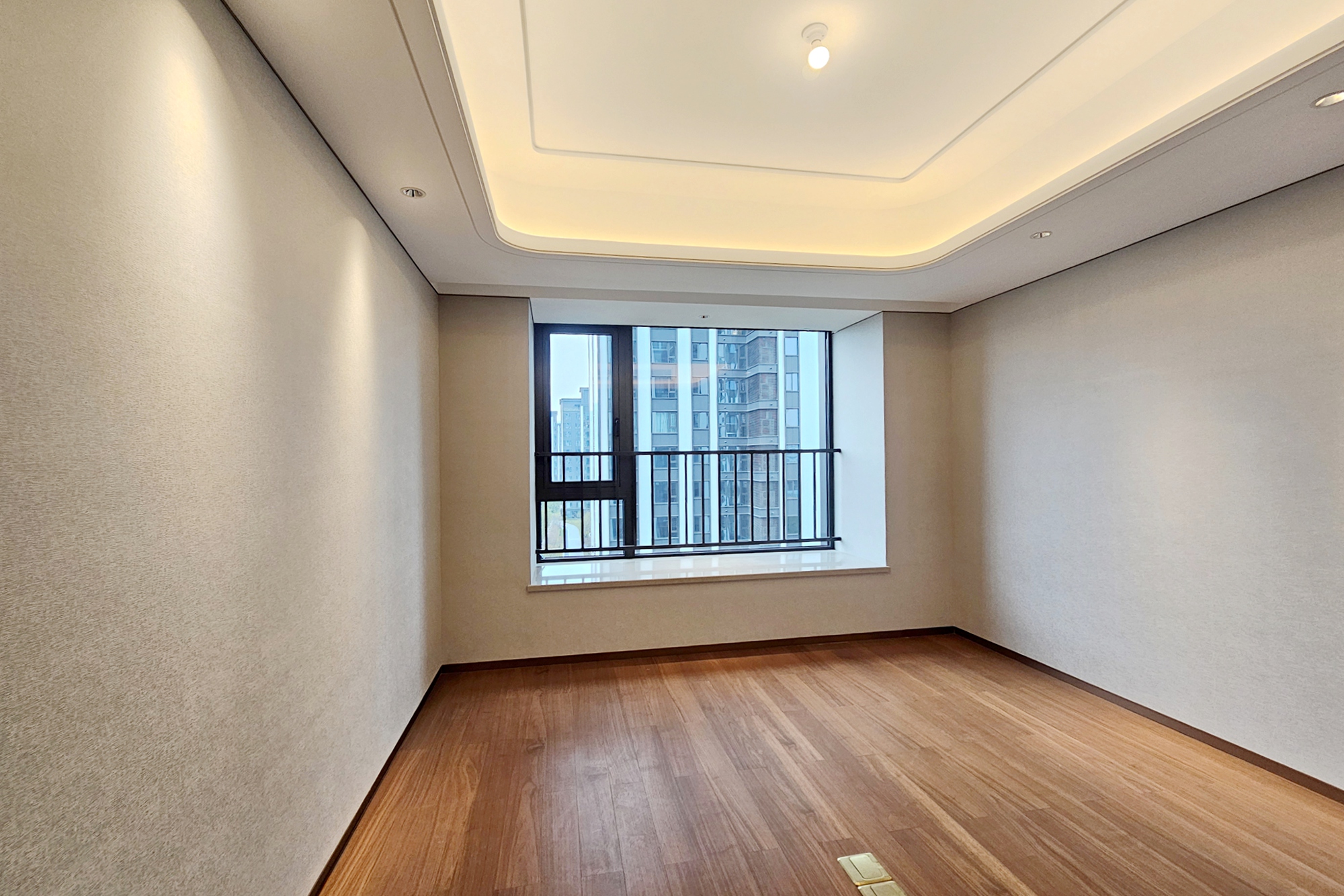 运达滨河广场 5室2厅3卫 698.0万 运达滨河广场 5室2厅3卫 698.0万卧室