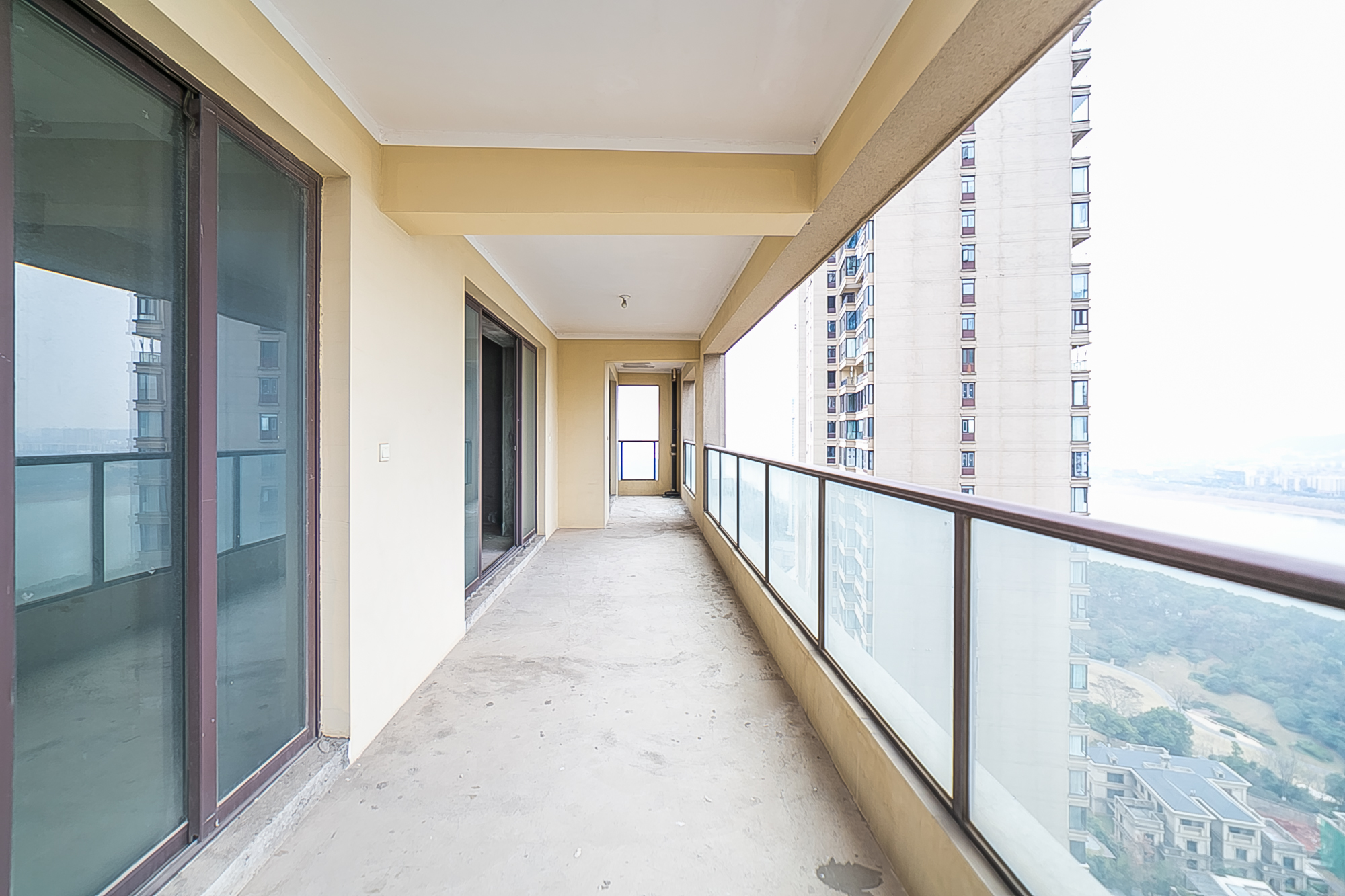 中建江山壹号 4室2厅1卫 565.0万 中建江山壹号 4室2厅1卫 565.0万阳台