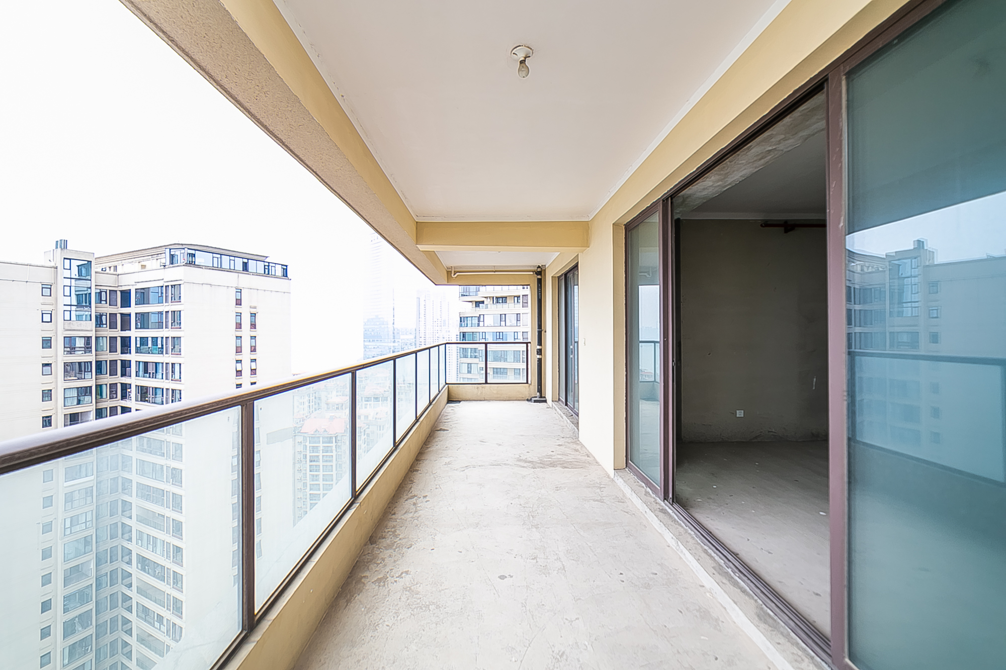 中建江山壹号 4室2厅1卫 565.0万 中建江山壹号 4室2厅1卫 565.0万阳台