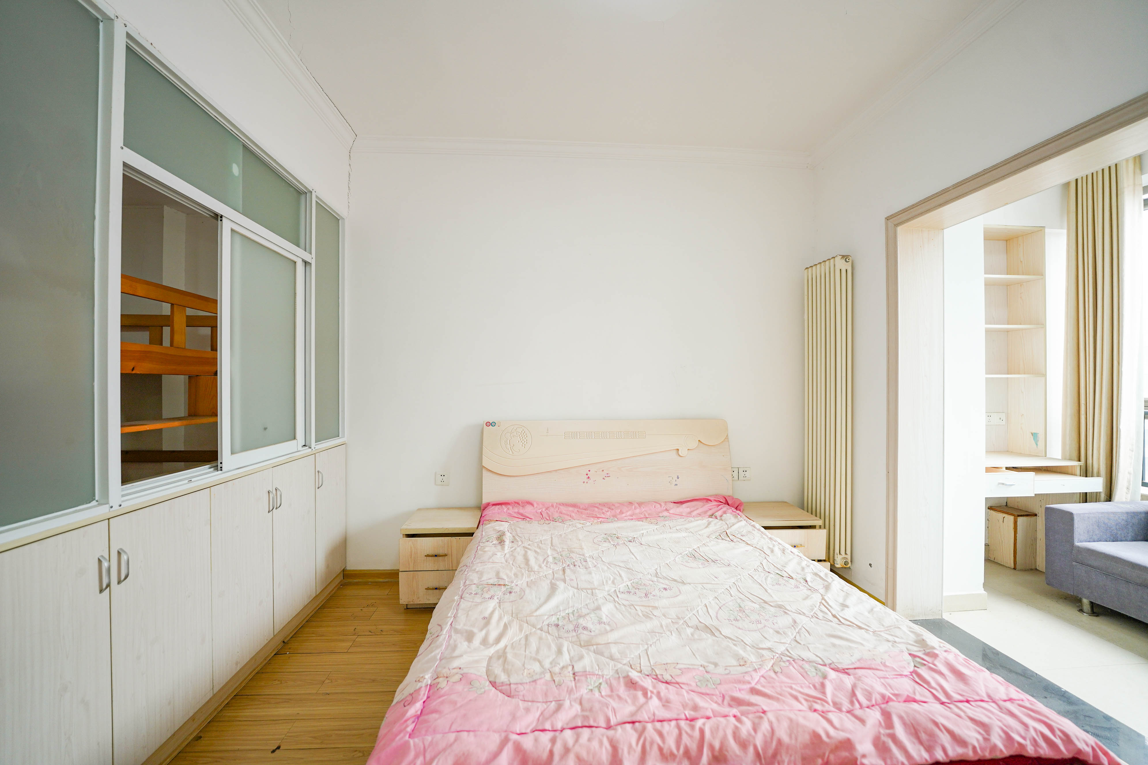 怡海星城 1室1厅1卫 13.0万 怡海星城 1室1厅1卫 13.0万客厅