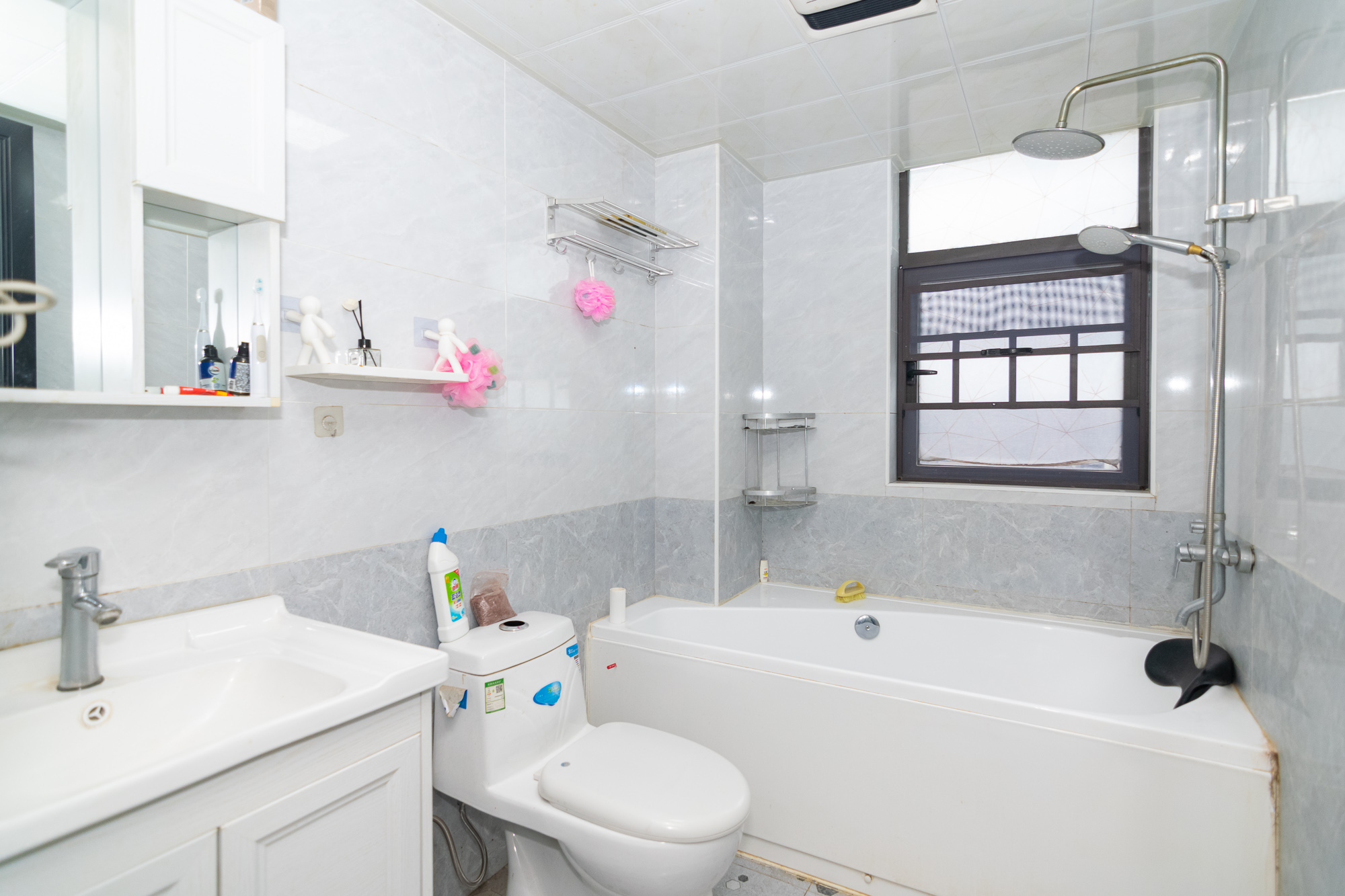 润和长郡(润和紫郡二三期) 4室2厅1卫 110.0万 润和长郡(润和紫郡二三期) 4室2厅1卫 110.0万卫生间