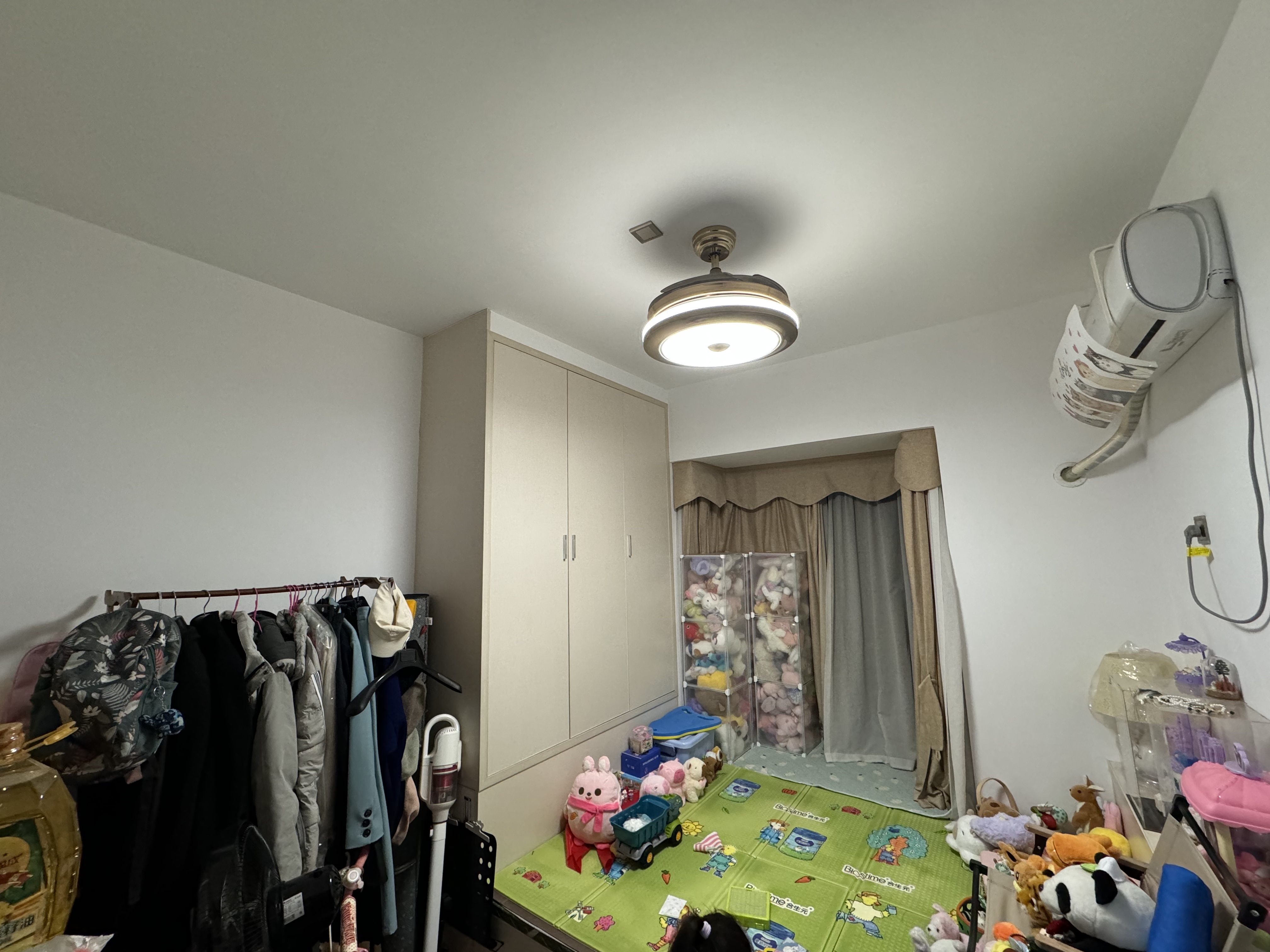 山水洲城华晨第一城 3室2厅1卫 55.0万 山水洲城华晨第一城 3室2厅1卫 55.0万室内图