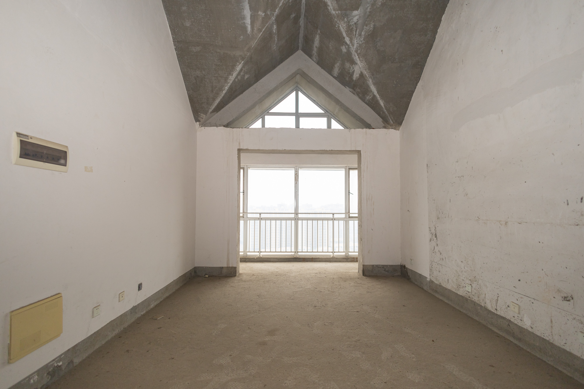 恒广国际景园一二区 3室2厅2卫 95.0万 恒广国际景园一二区 3室2厅2卫 95.0万客厅