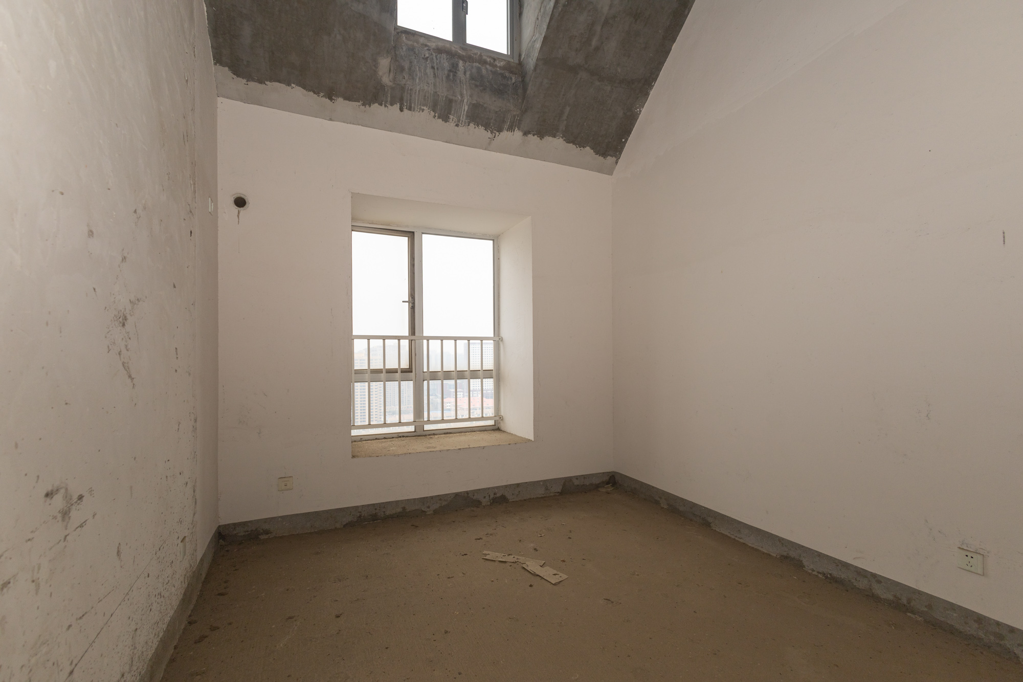 恒广国际景园一二区 3室2厅2卫 95.0万 恒广国际景园一二区 3室2厅2卫 95.0万卧室