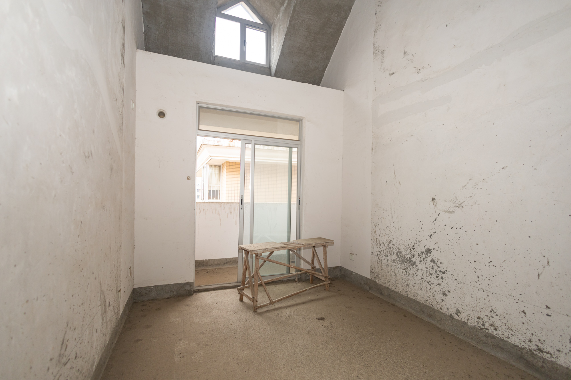 恒广国际景园一二区 3室2厅2卫 95.0万 恒广国际景园一二区 3室2厅2卫 95.0万卧室