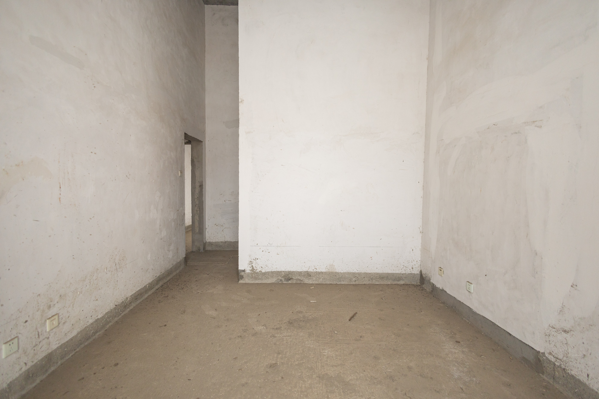 恒广国际景园一二区 3室2厅2卫 95.0万 恒广国际景园一二区 3室2厅2卫 95.0万卧室