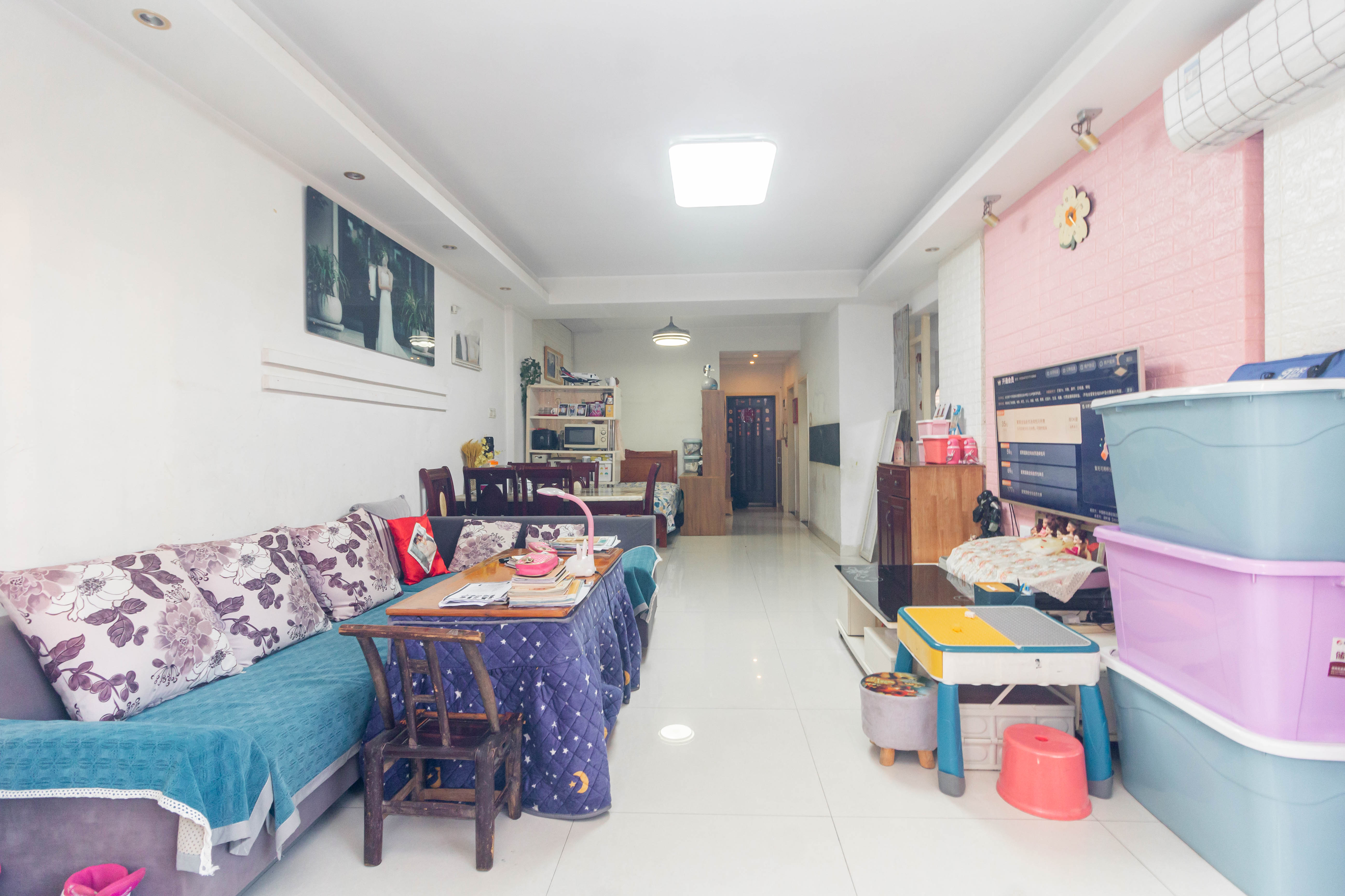 星城国际 2室2厅1卫 43.8万 星城国际 2室2厅1卫 43.8万客厅