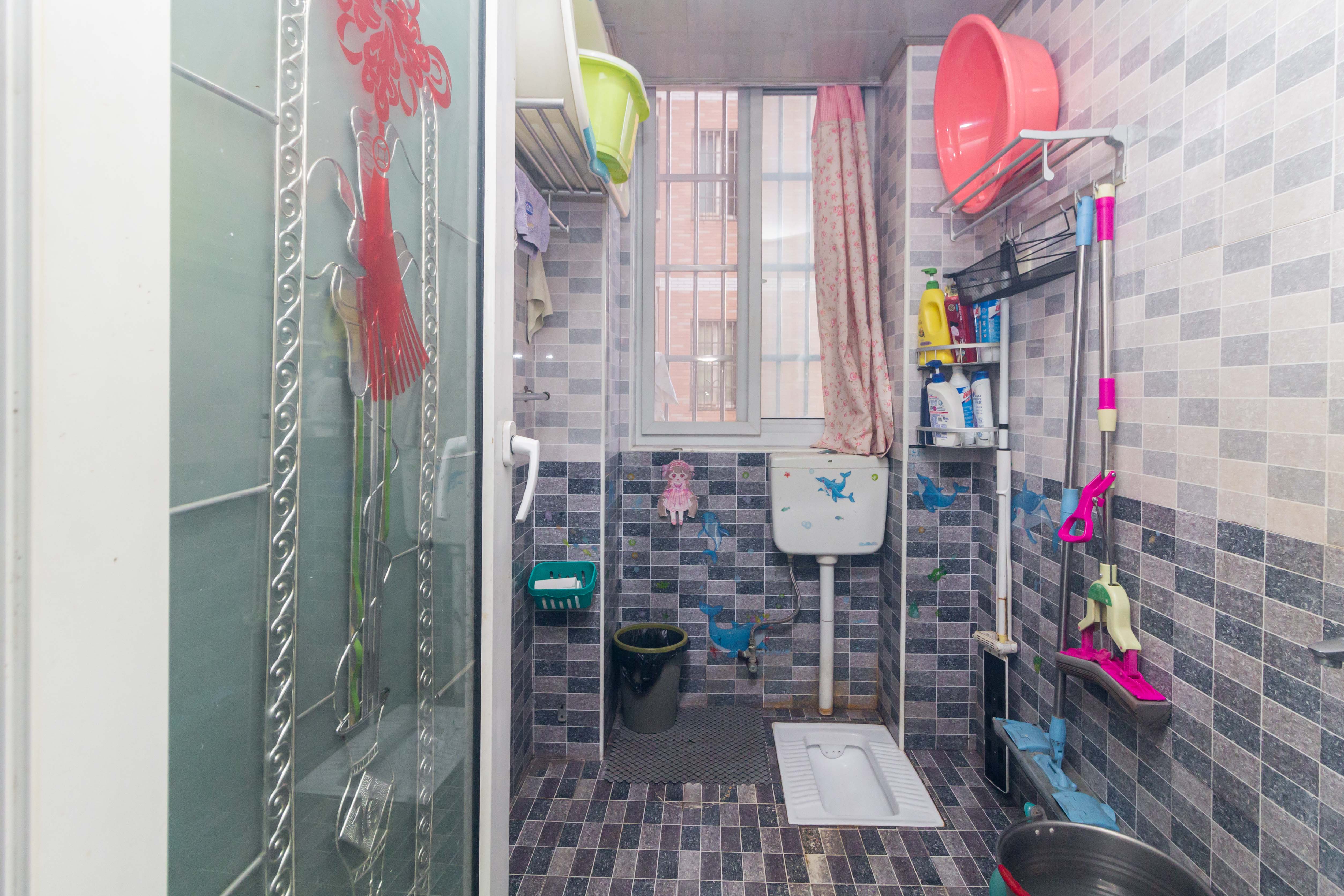 星城国际 2室2厅1卫 43.8万 星城国际 2室2厅1卫 43.8万卫生间