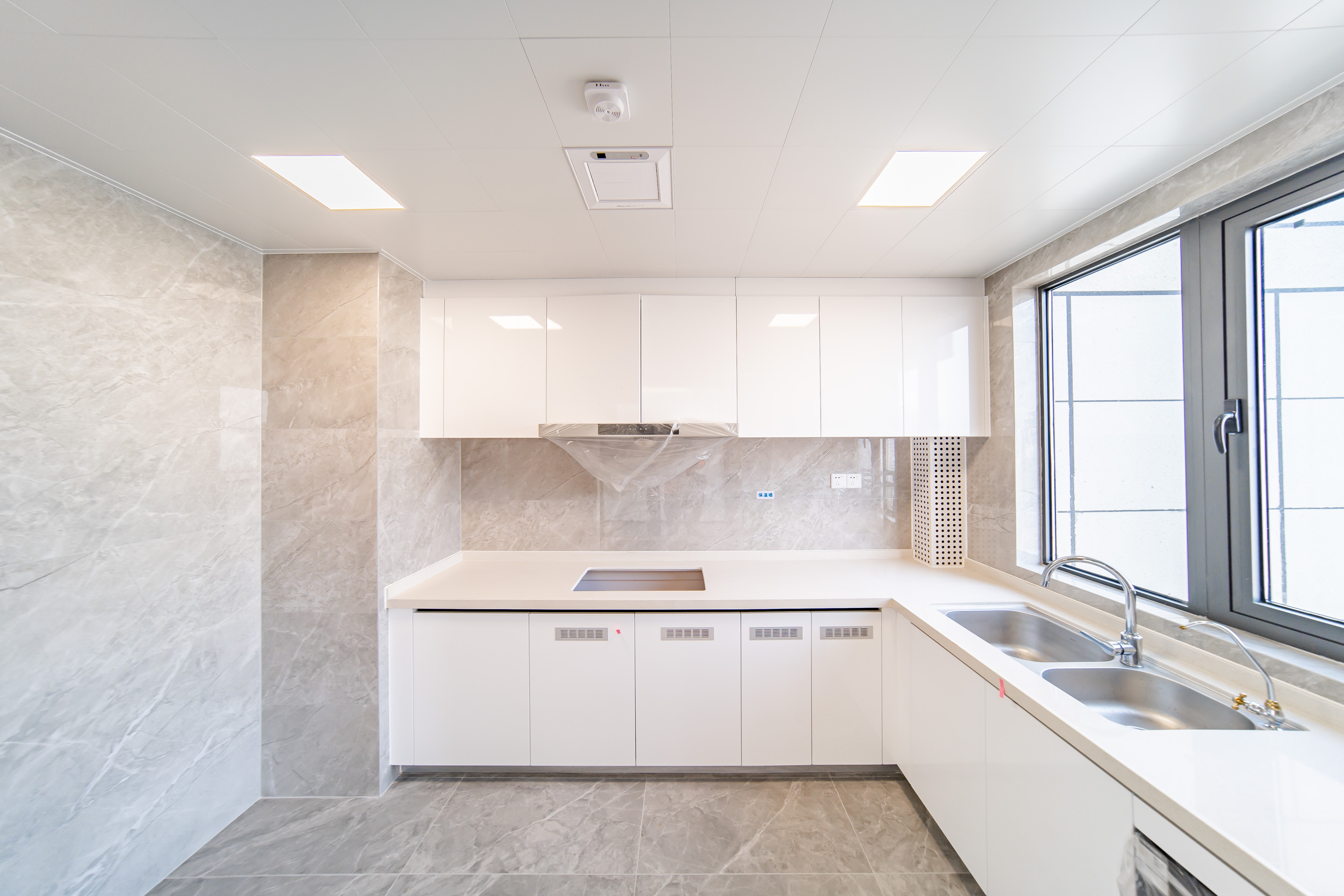 保利天汇 5室2厅2卫 275.0万 保利天汇 5室2厅2卫 275.0万厨房