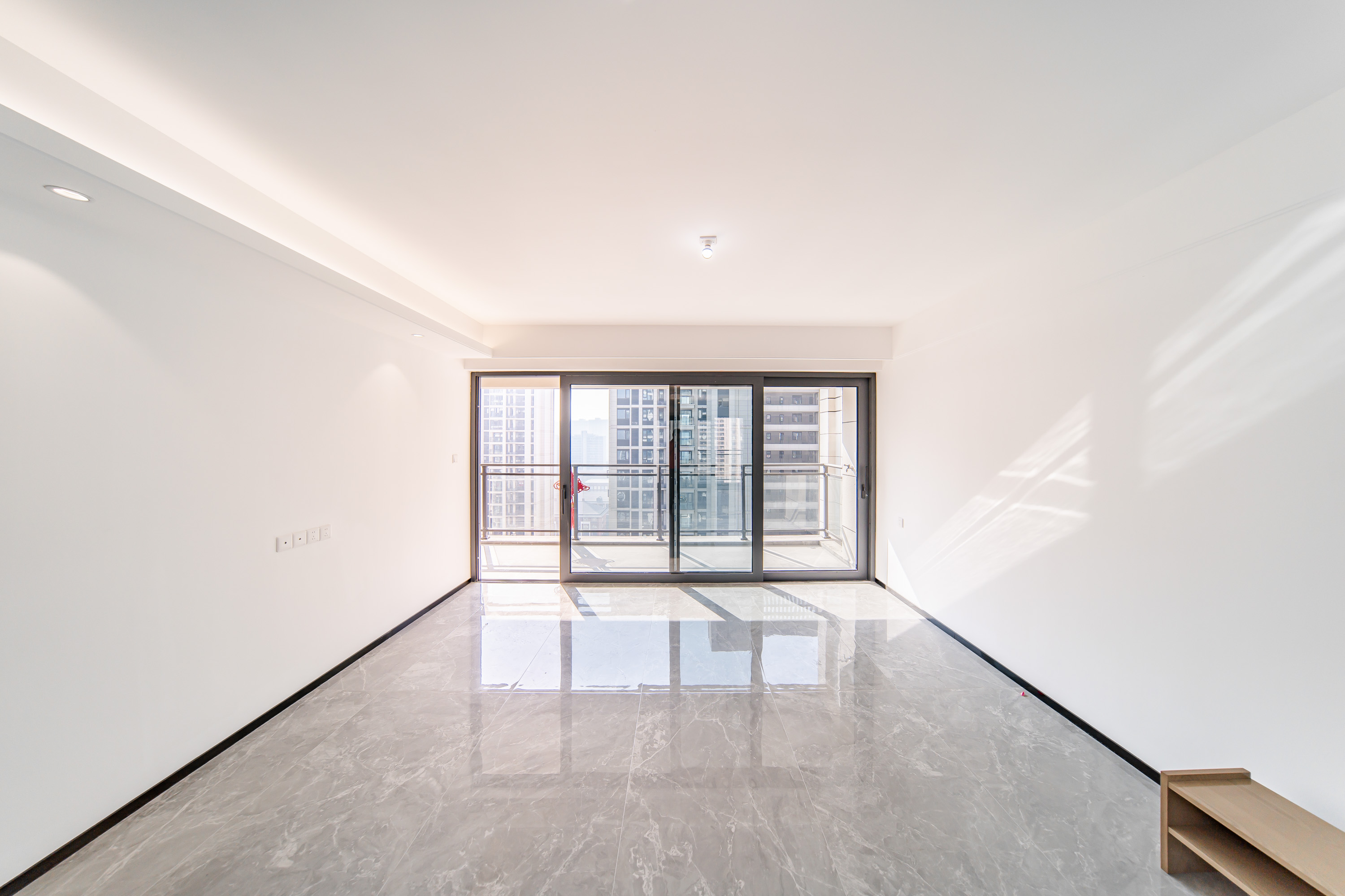 保利天汇 5室2厅2卫 275.0万 保利天汇 5室2厅2卫 275.0万客厅