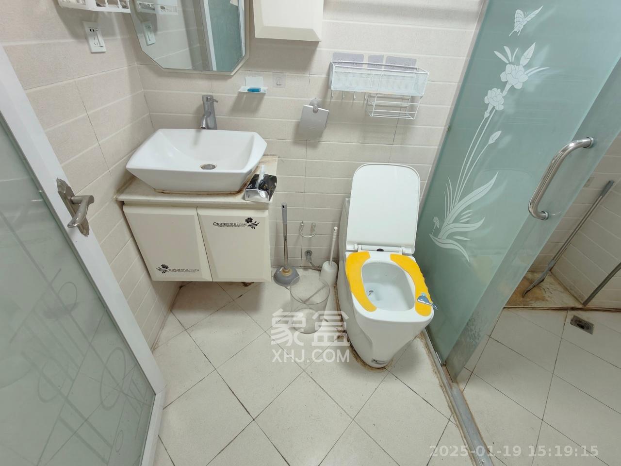 阿普阿布  3室2厅1卫   2500.00元/月室内图