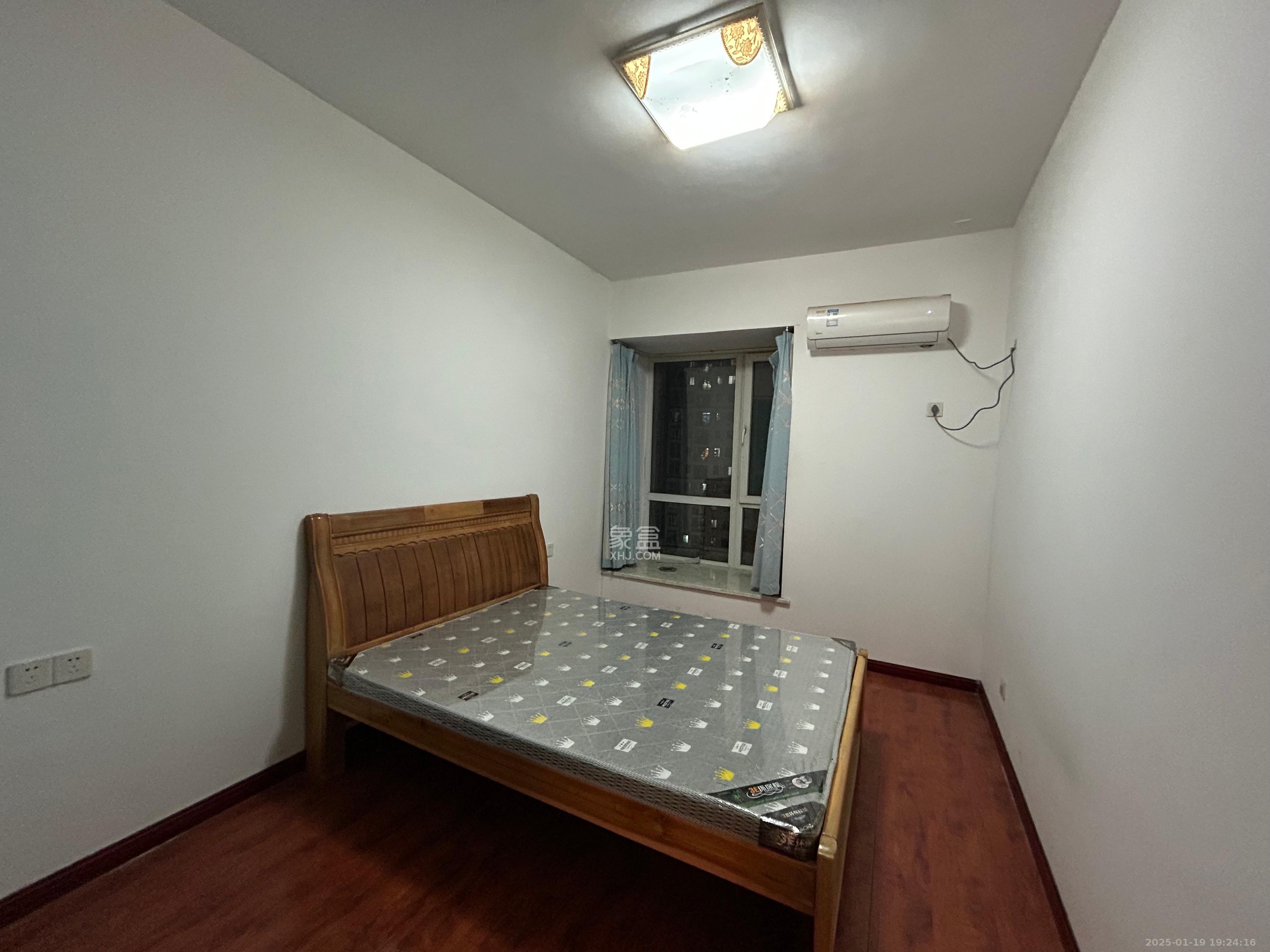 中房F联邦  4室2厅2卫    3800.0元/月室内图