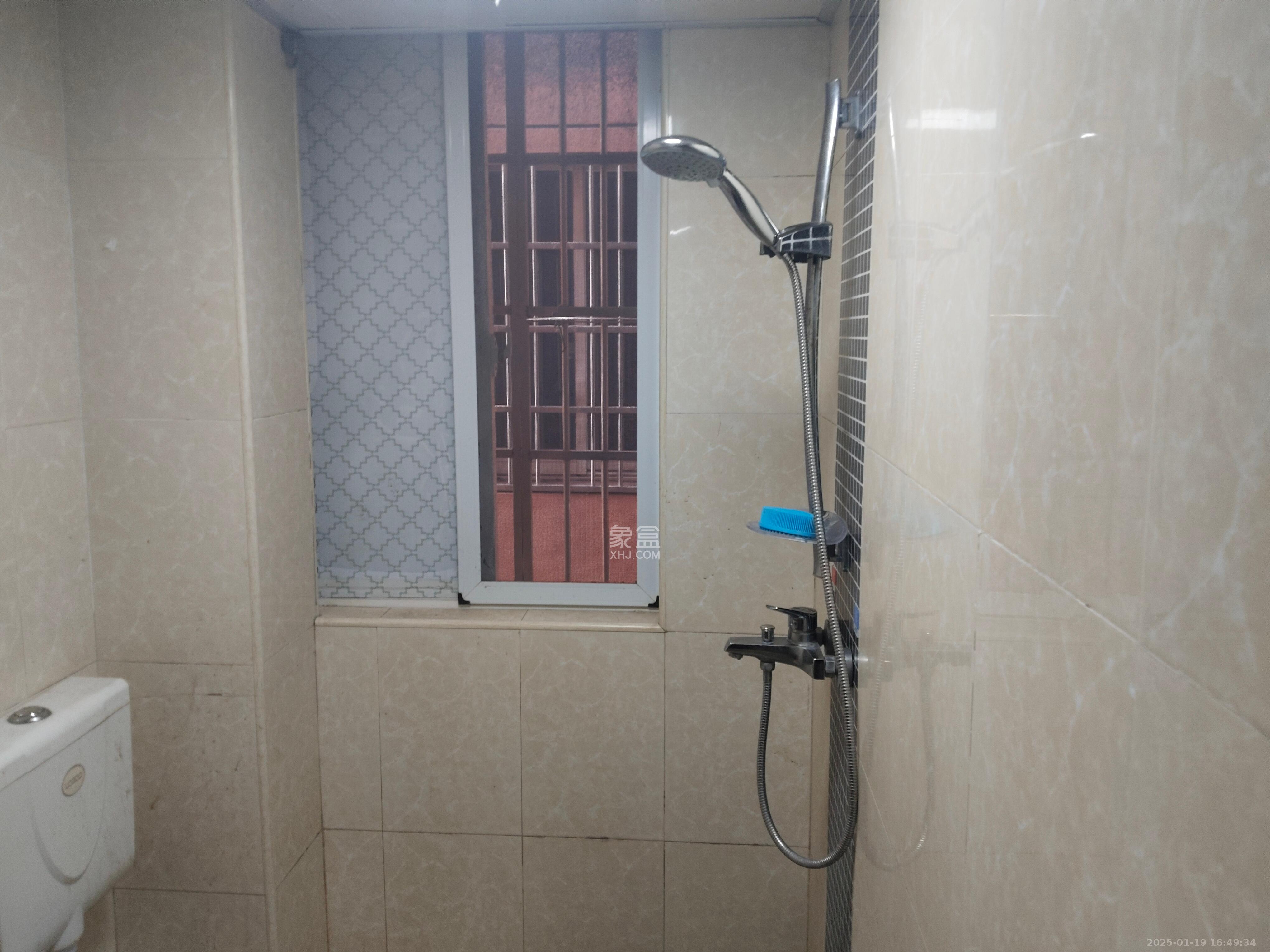 银轩铭誉(四海怡家) 1室1厅1卫 2200.0元/月 银轩铭誉(四海怡家) 1室1厅1卫 2200.0元/月室内图