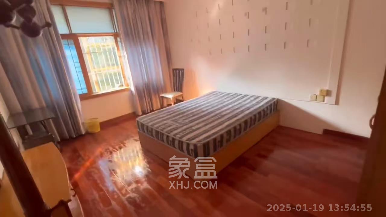 富绿山庄 4室2厅2卫 3350.0元/月 富绿山庄 4室2厅2卫 3350.0元/月室内图