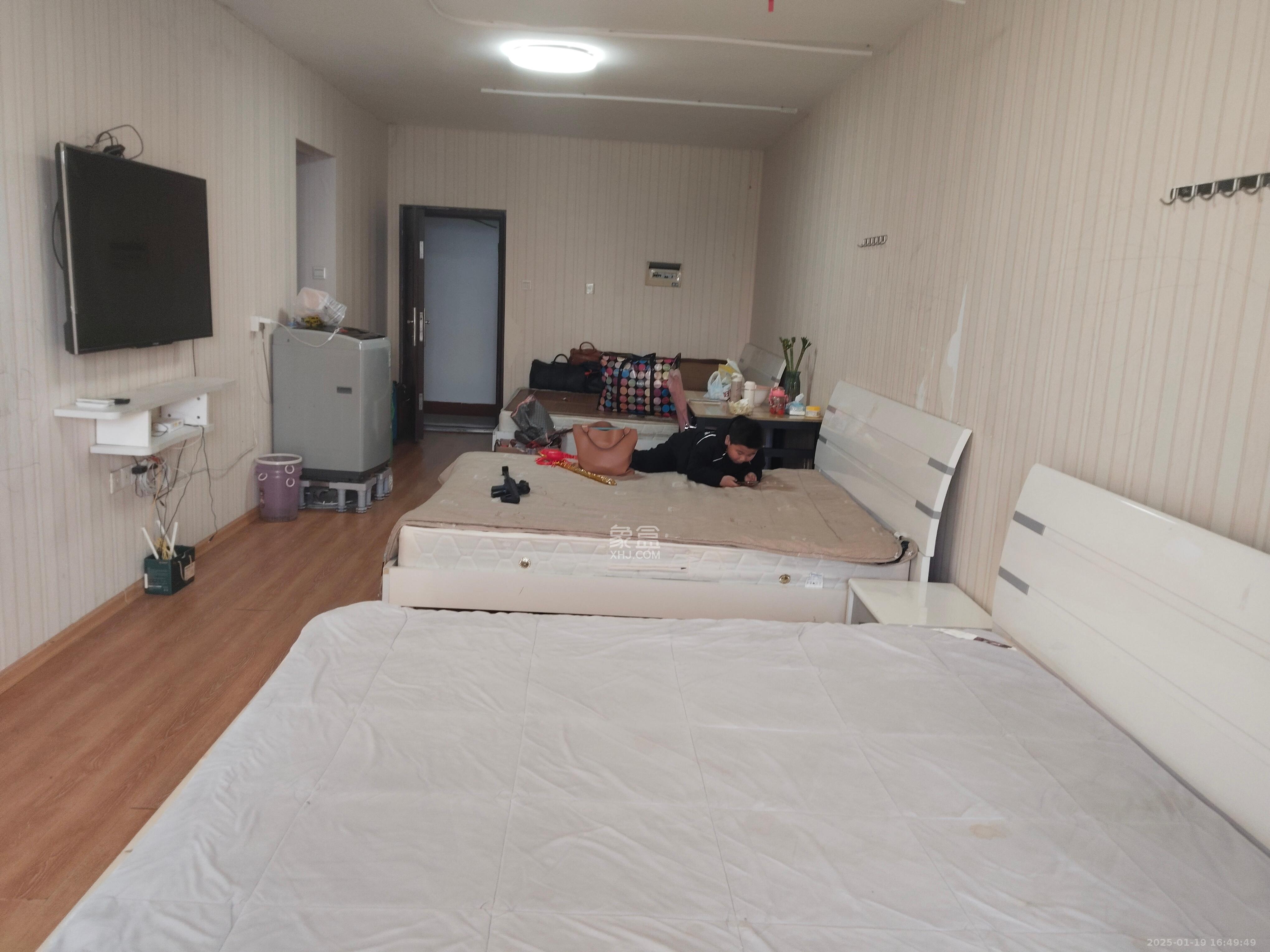 银轩铭誉(四海怡家) 1室1厅1卫 2200.0元/月 银轩铭誉(四海怡家) 1室1厅1卫 2200.0元/月室内图