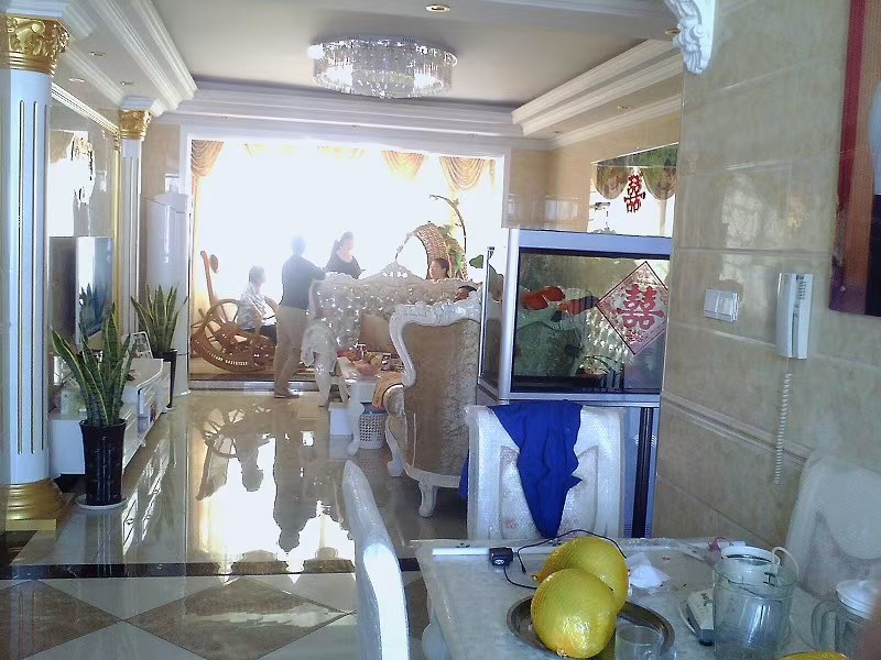 五江建材城  5室2厅2卫    79.8万 五江建材城  5室2厅2卫    79.8万客厅