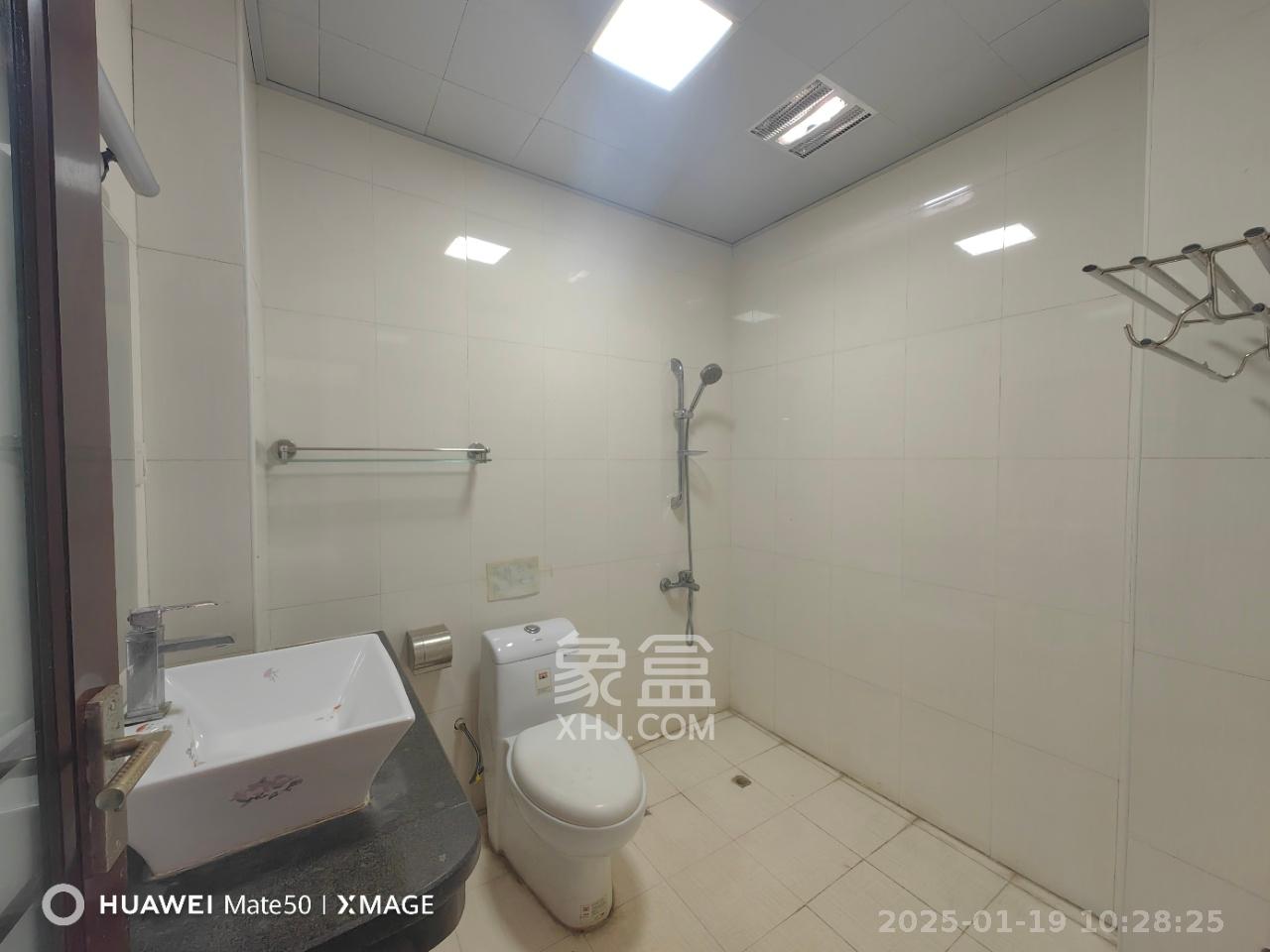 洞井一小区 3室2厅1卫 1800.0元/月 洞井一小区 3室2厅1卫 1800.0元/月室内图