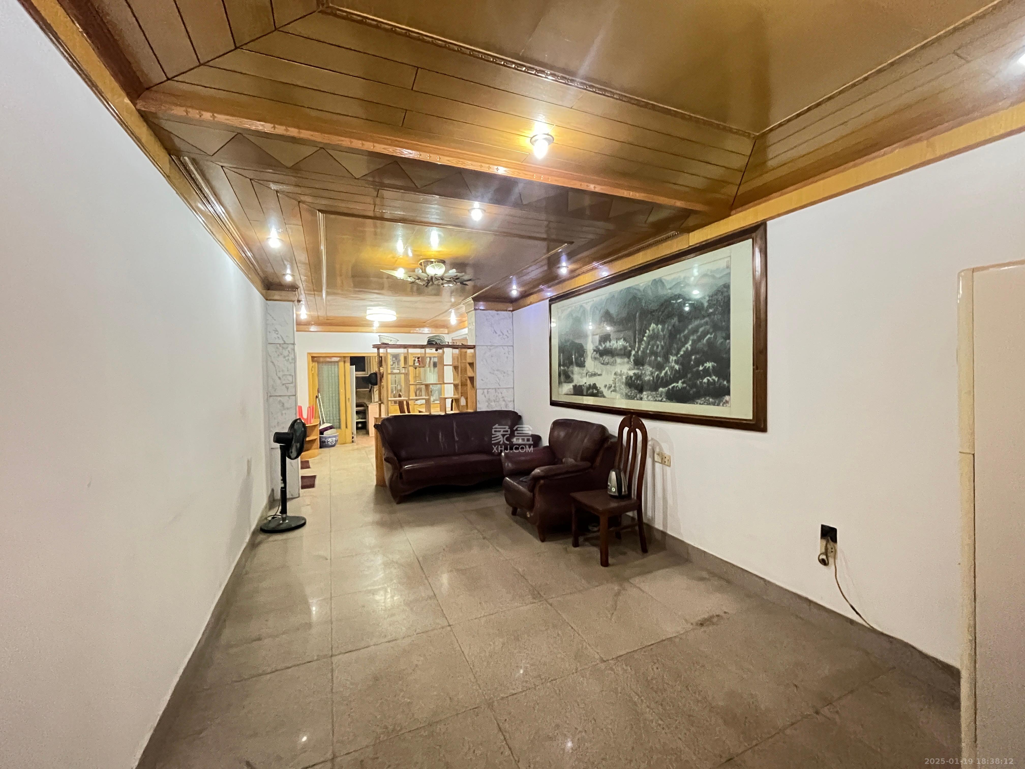 长沙理工大学侯家塘校区教职工宿舍  2室2厅2卫    1600.0元/月 长沙理工大学侯家塘校区教职工宿舍  2室2厅2卫    1600.0元/月