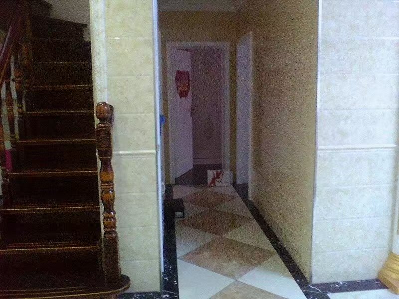 五江建材城  5室2厅2卫    79.8万 五江建材城  5室2厅2卫    79.8万客厅