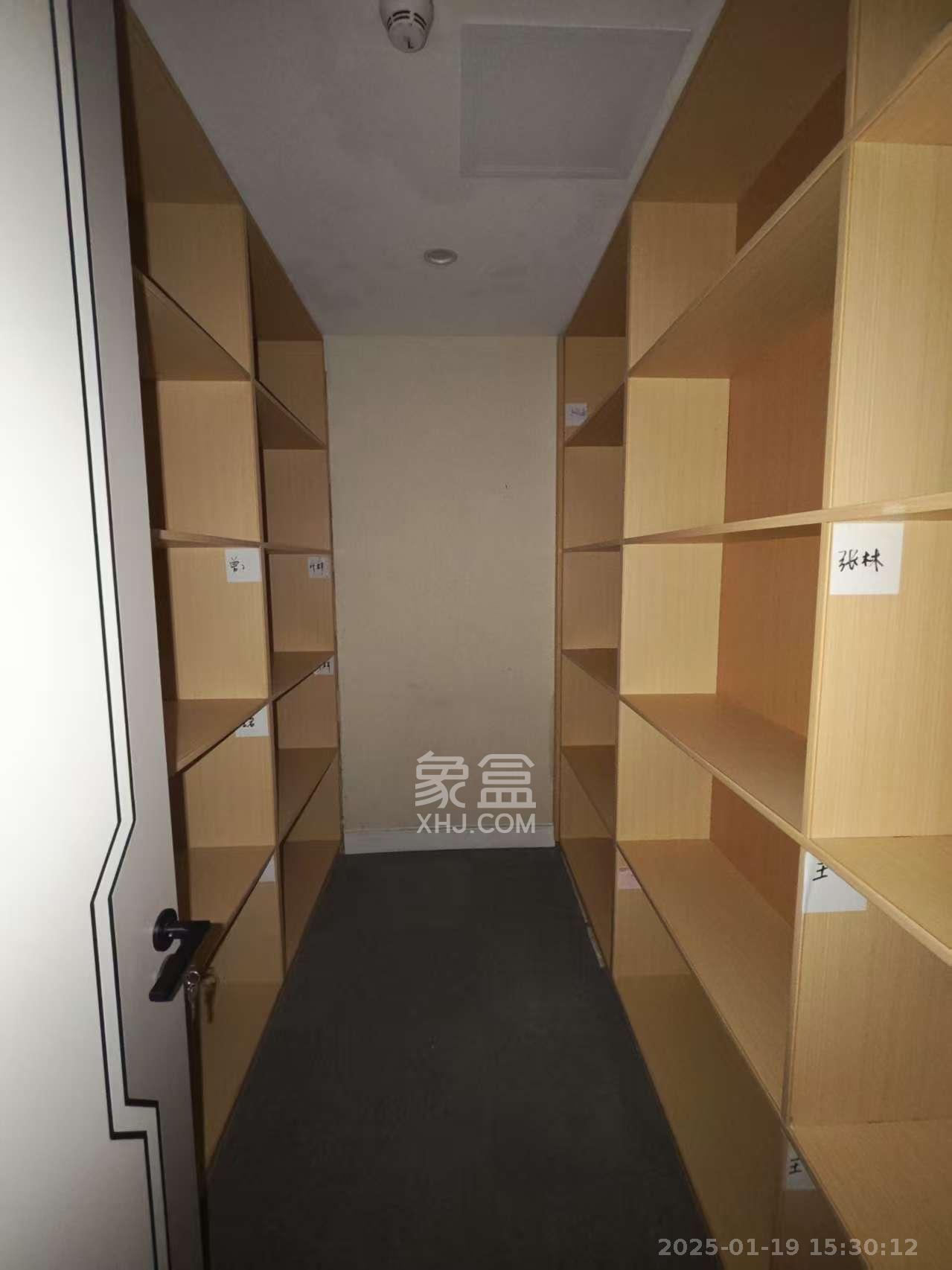 宇成朝阳广场 7室2厅0卫 17000.0元/月 宇成朝阳广场 7室2厅0卫 17000.0元/月室内图