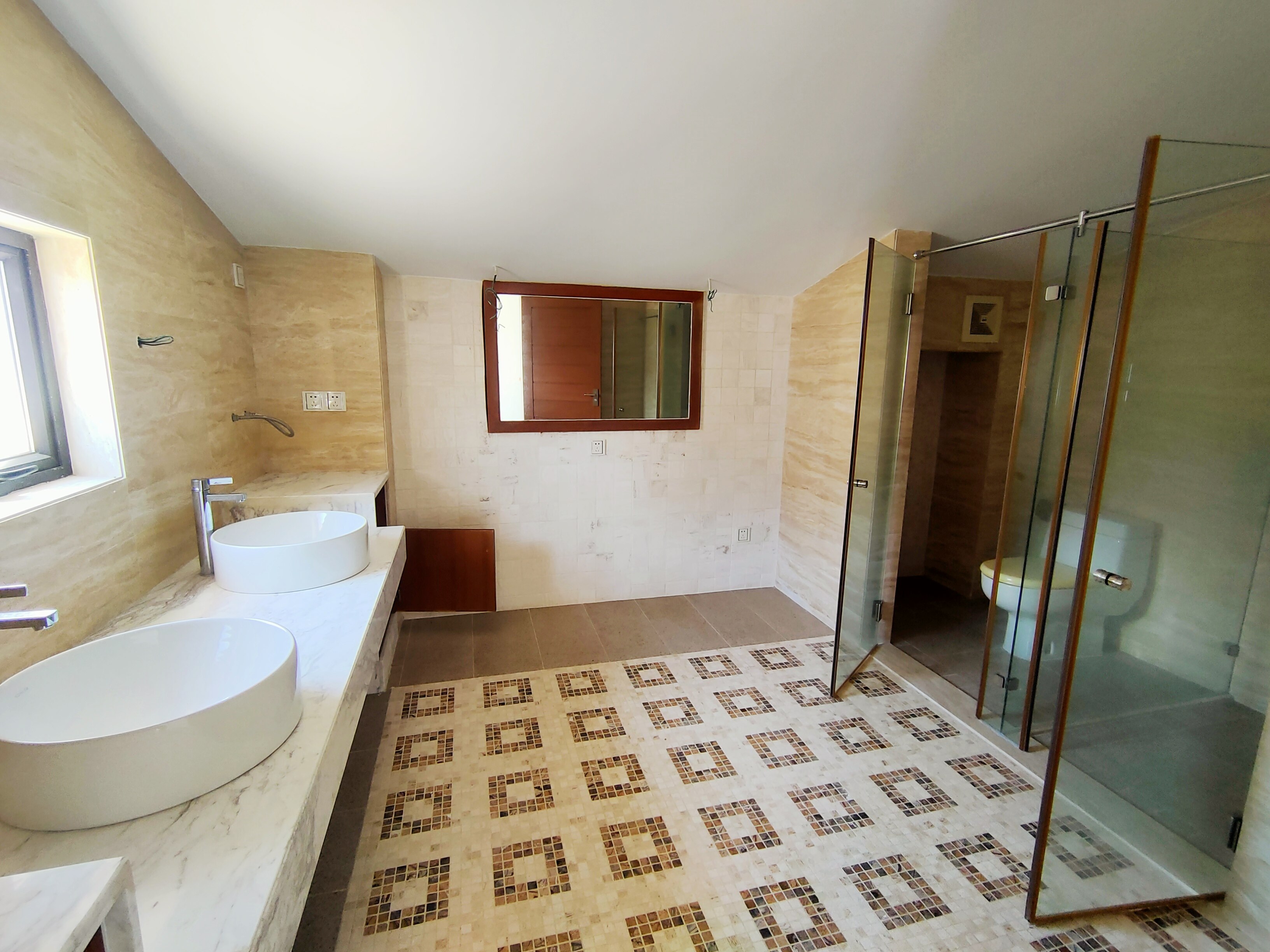 万科浪琴湾 4室2厅4卫 672.0万 万科浪琴湾 4室2厅4卫 672.0万室内图