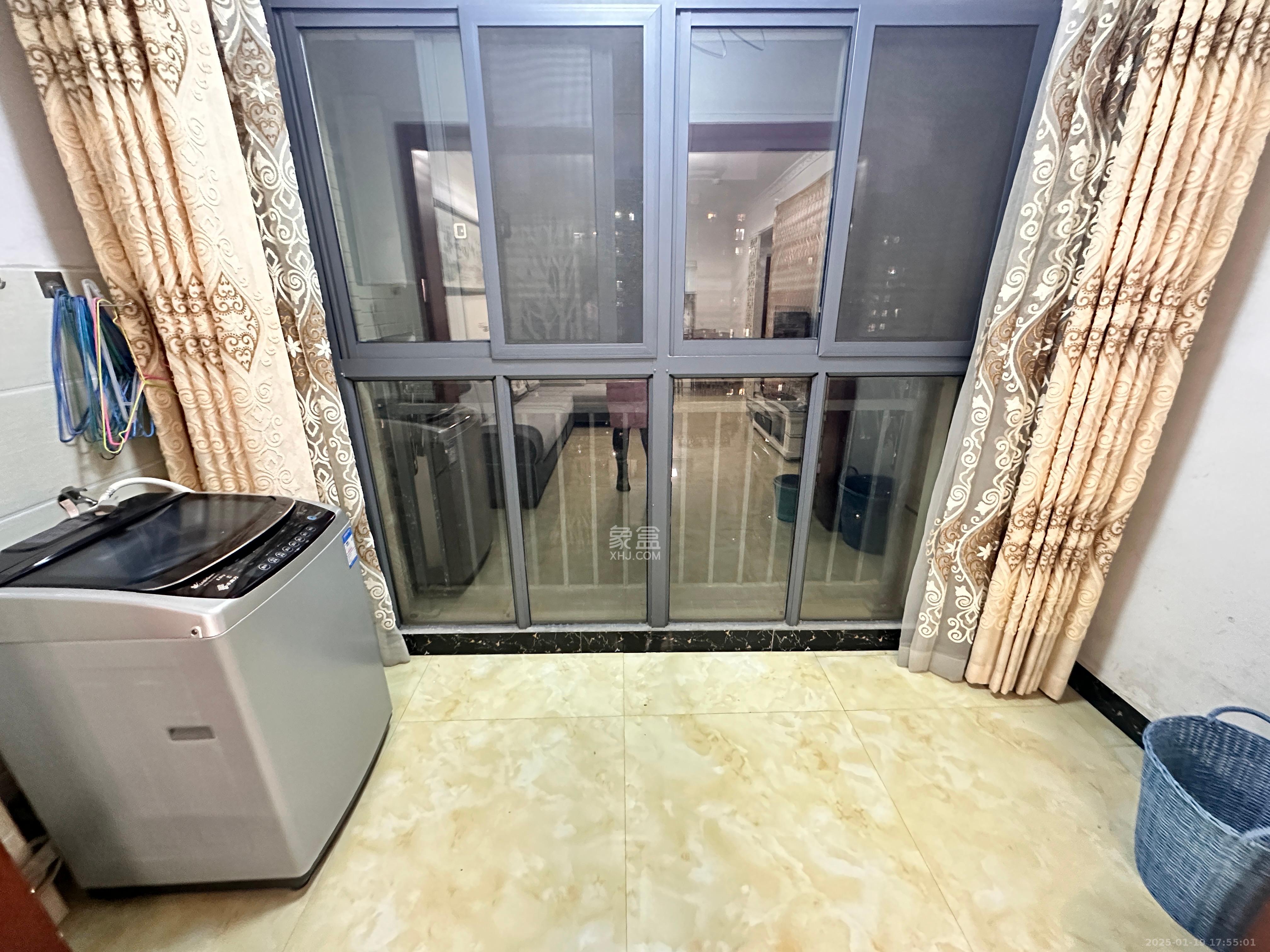 勝家雅苑  3室2廳1衛(wèi)   2600.00元/月室內(nèi)圖