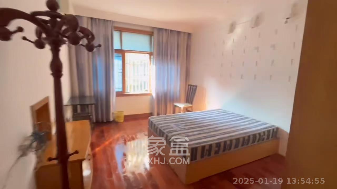 富绿山庄 4室2厅2卫 3350.0元/月 富绿山庄 4室2厅2卫 3350.0元/月室内图