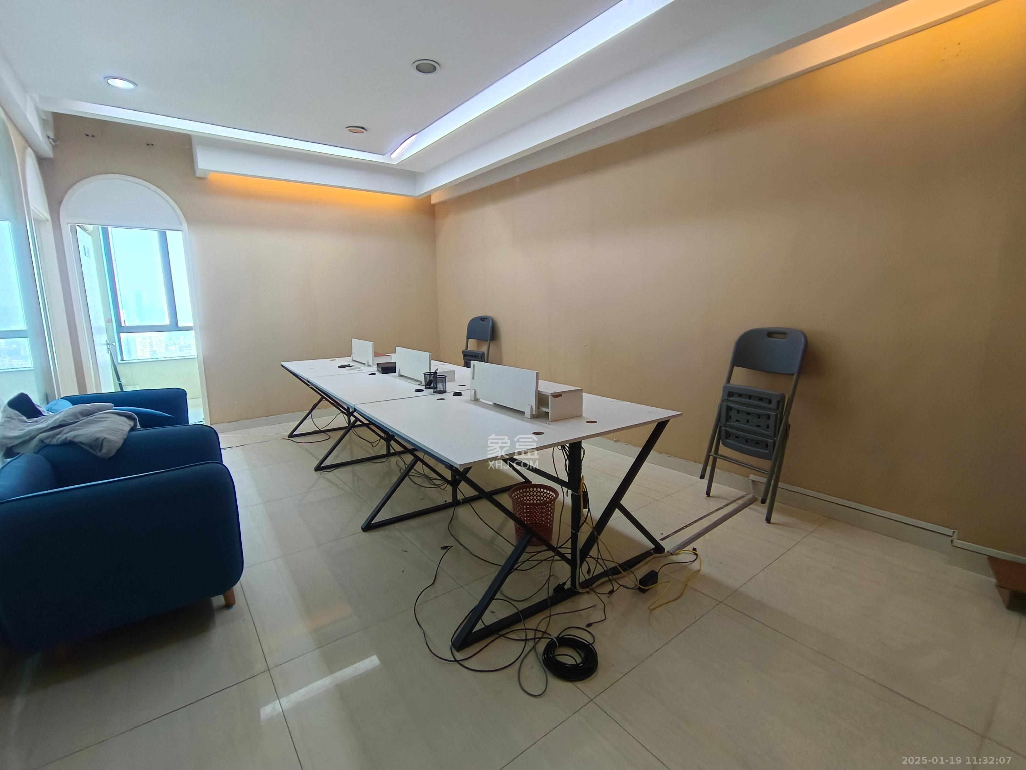 融圣国际 1室1厅1卫 1400.0元/月 融圣国际 1室1厅1卫 1400.0元/月室内图