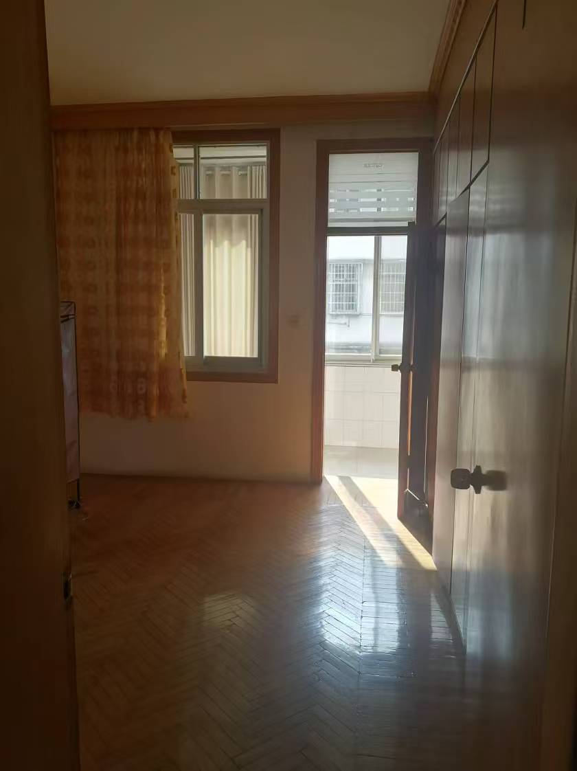 资阳区汽车路办事处三圣殿社区 3室2厅1卫 1000.0元/月 资阳区汽车路办事处三圣殿社区 3室2厅1卫 1000.0元/月室内图